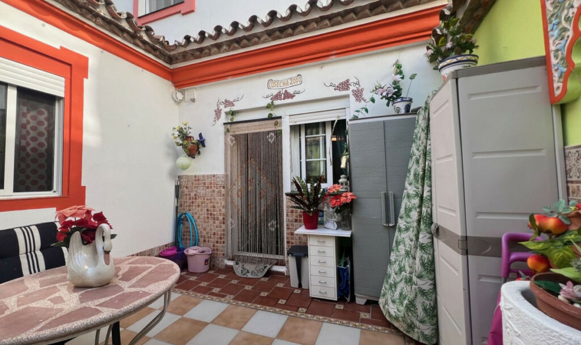 Resale - House -
Estepona