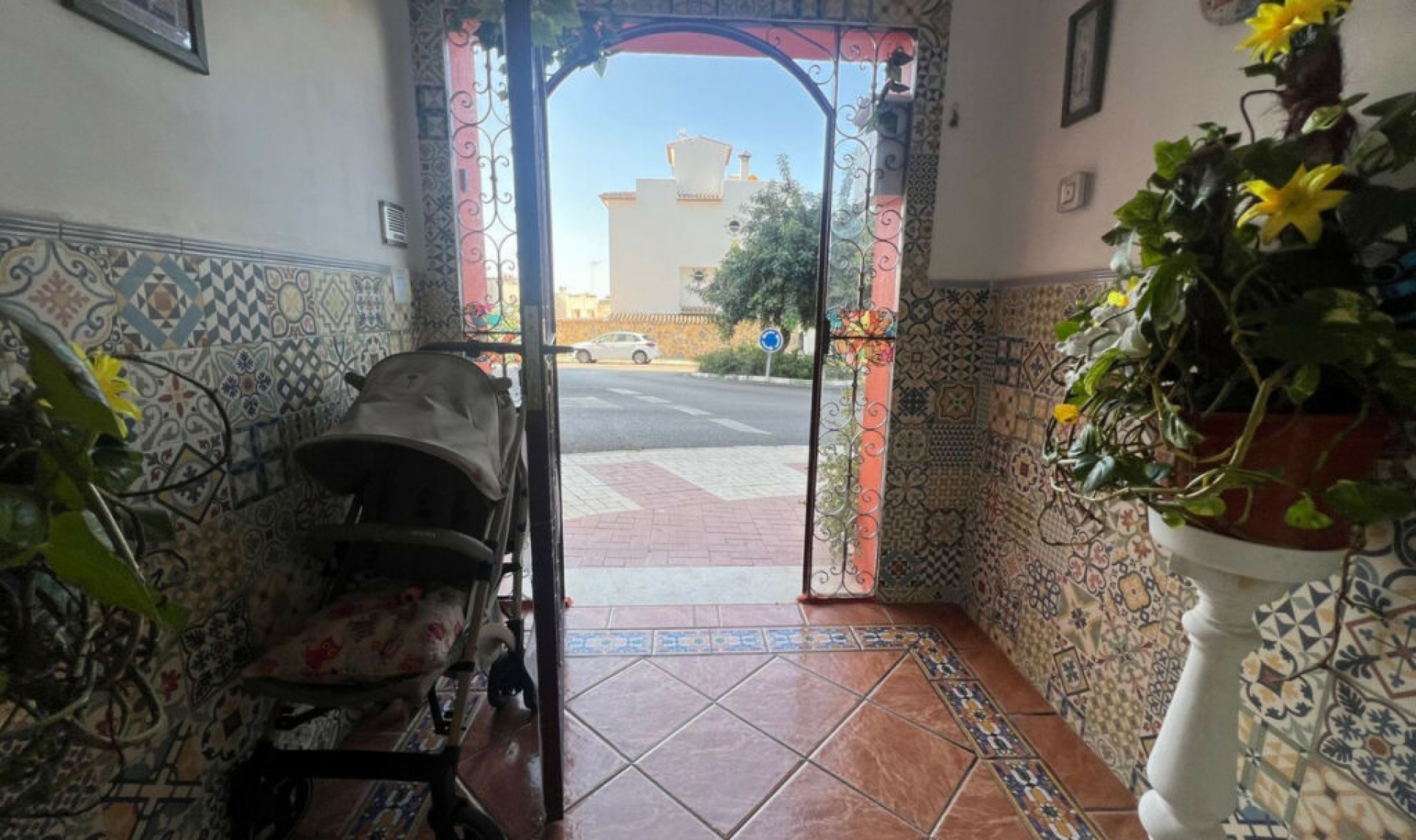 Resale - House -
Estepona