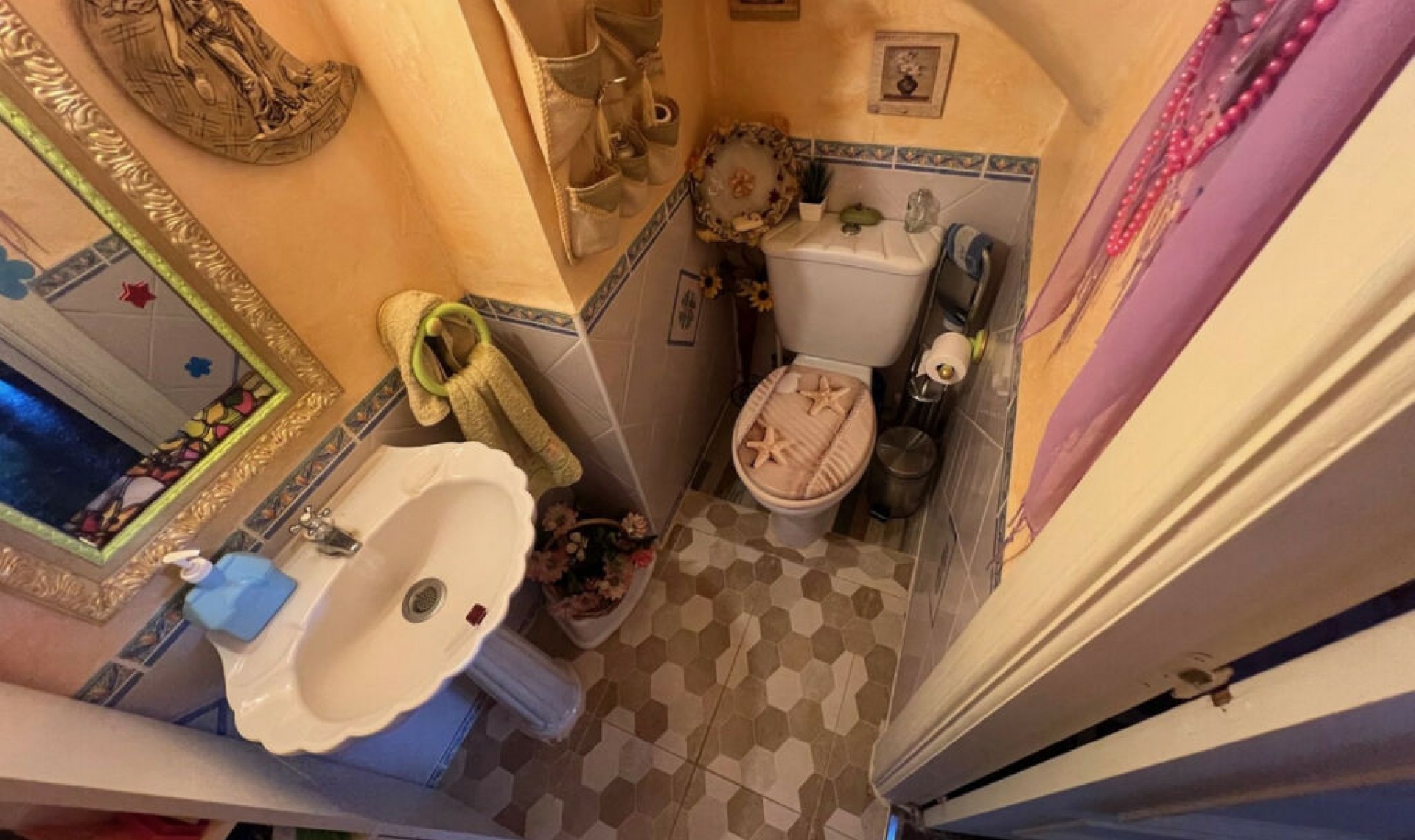 Resale - House -
Estepona