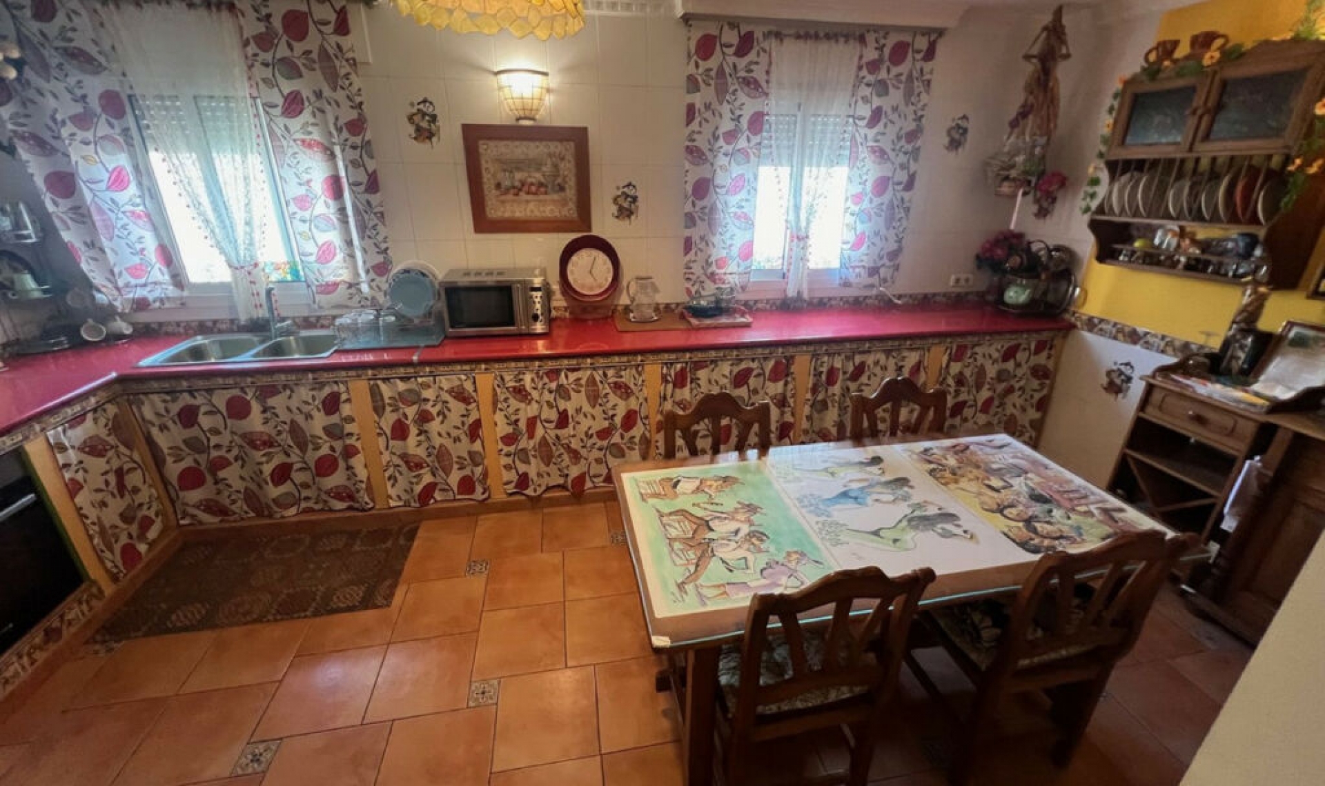 Resale - House -
Estepona