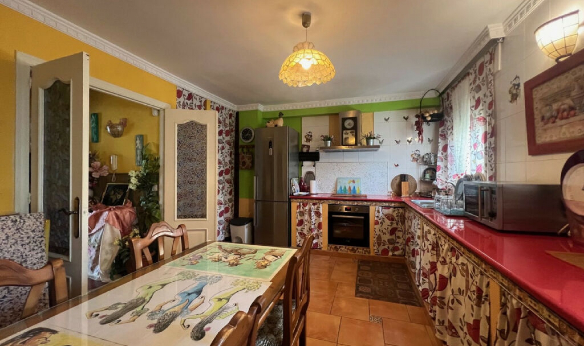 Resale - House -
Estepona