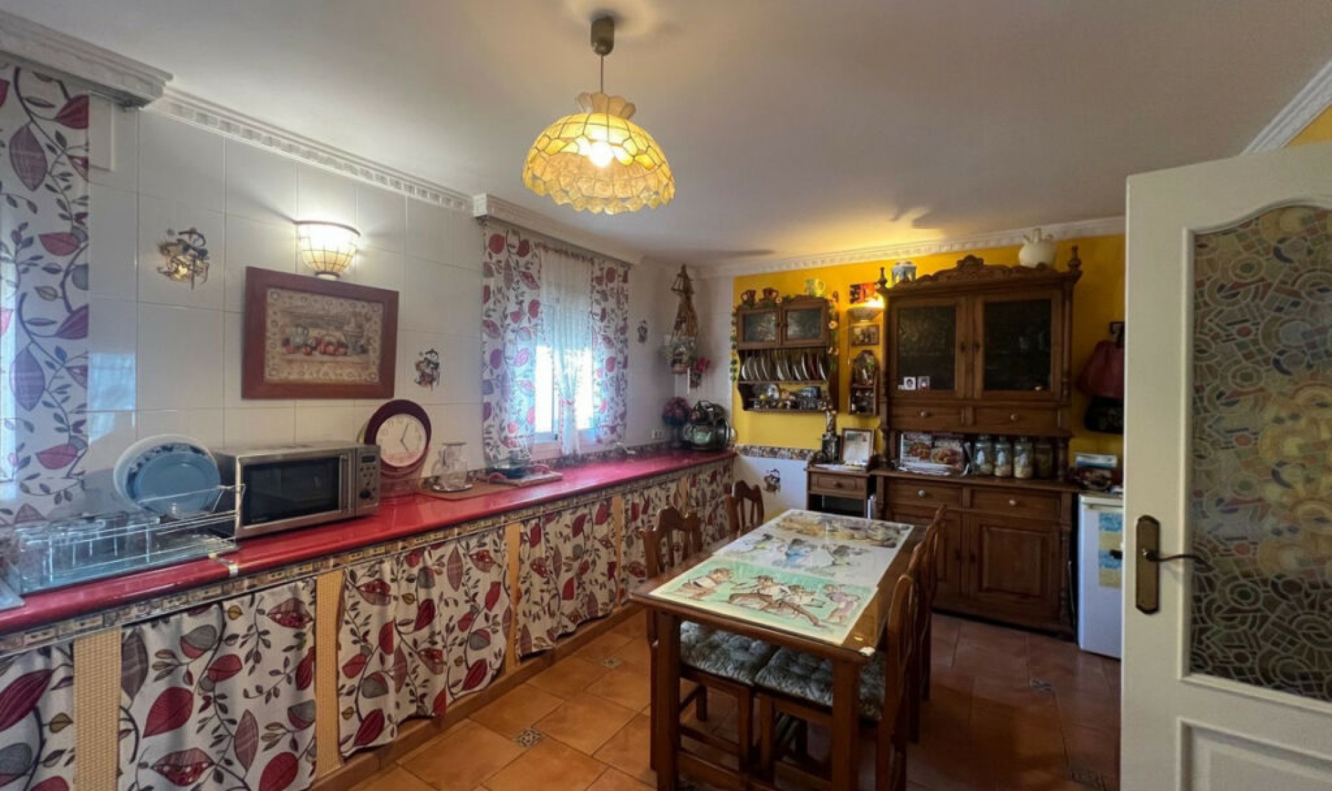 Resale - House -
Estepona