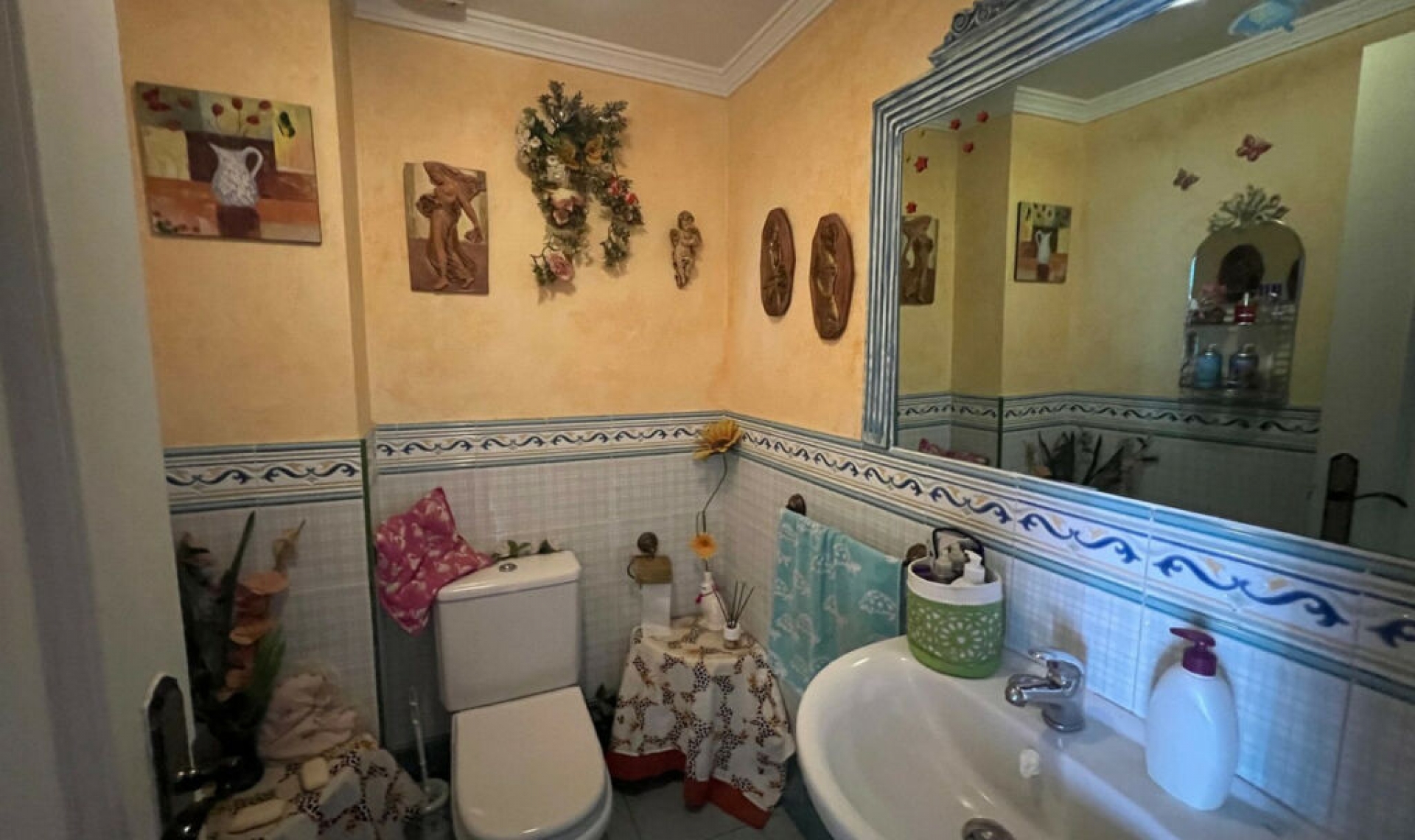 Resale - House -
Estepona