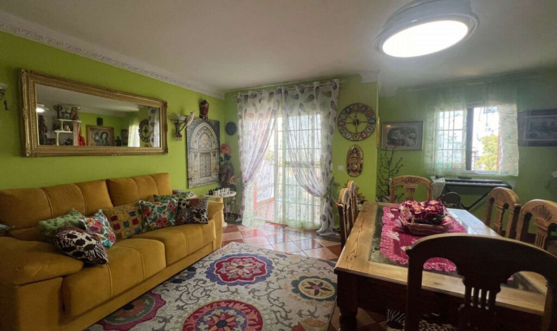 Resale - House -
Estepona