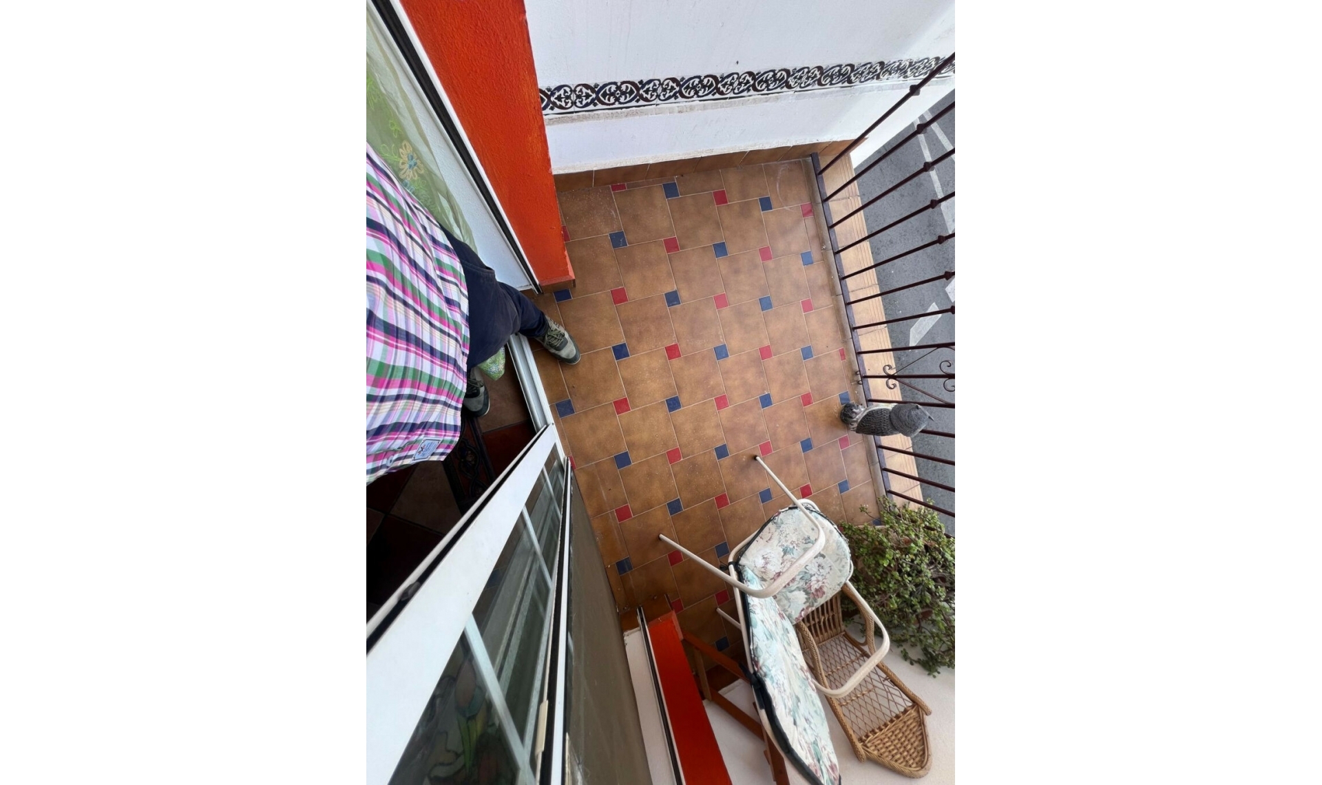 Resale - House -
Estepona