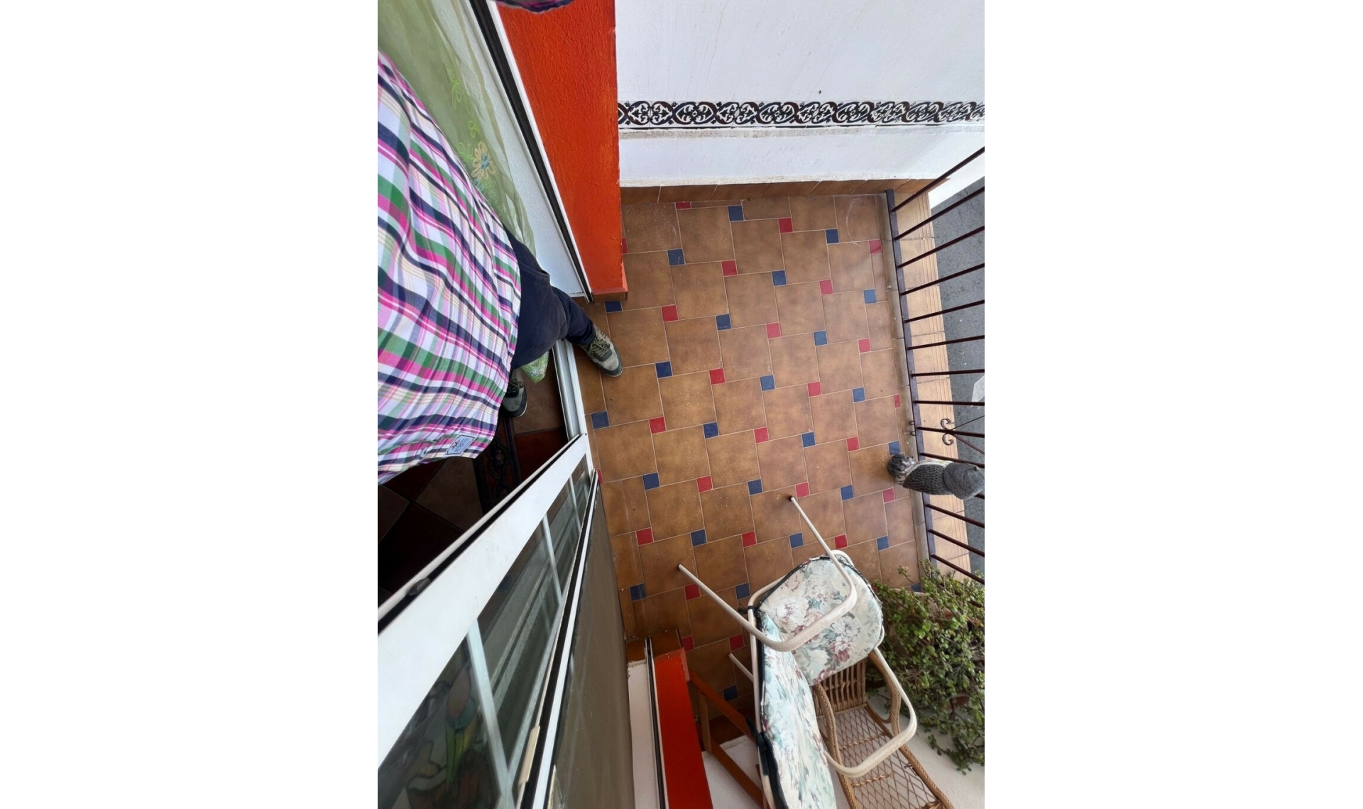 Resale - House -
Estepona