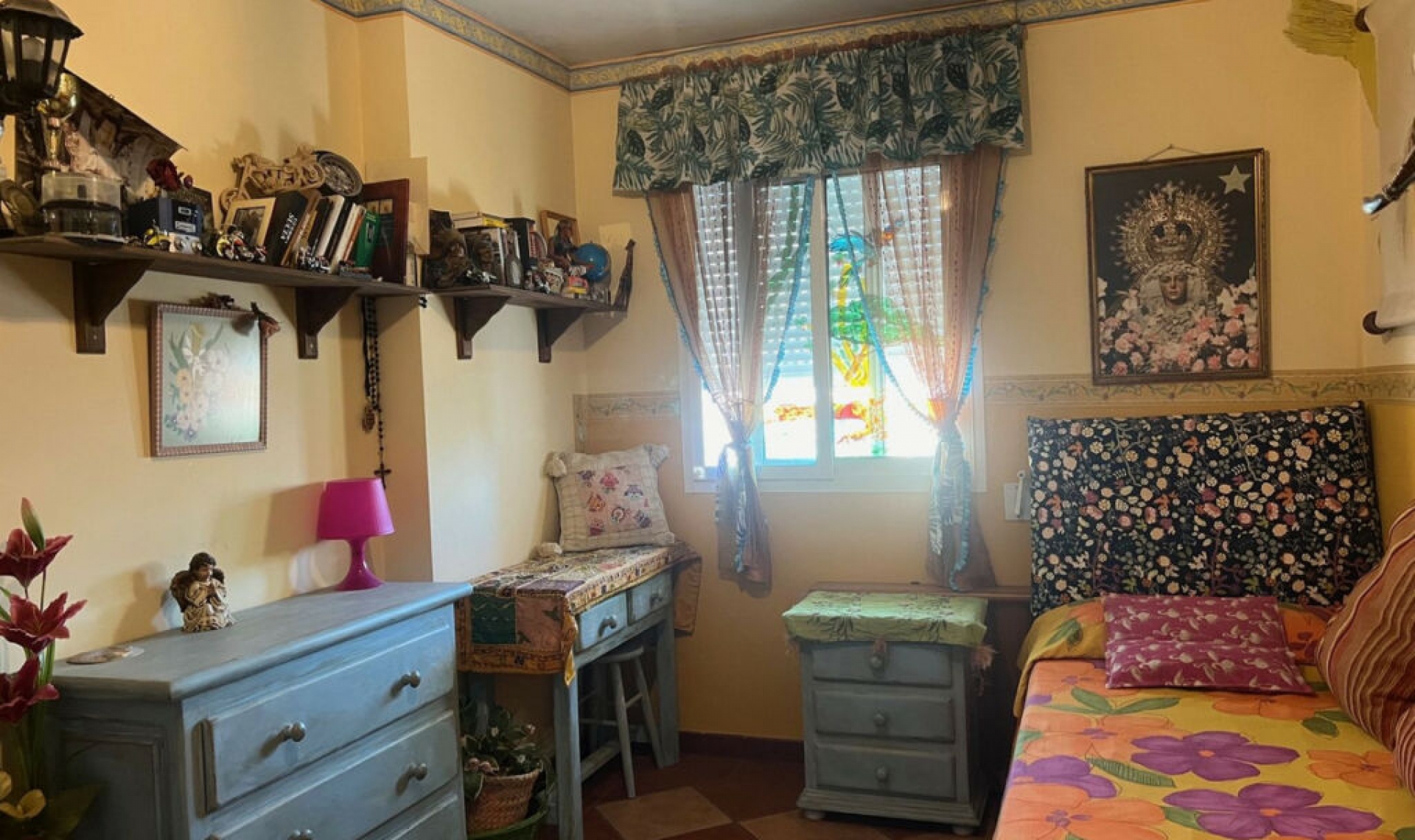 Resale - House -
Estepona