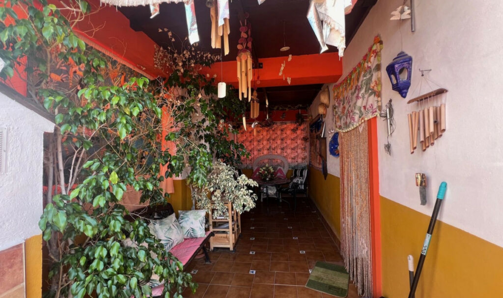 Resale - House -
Estepona