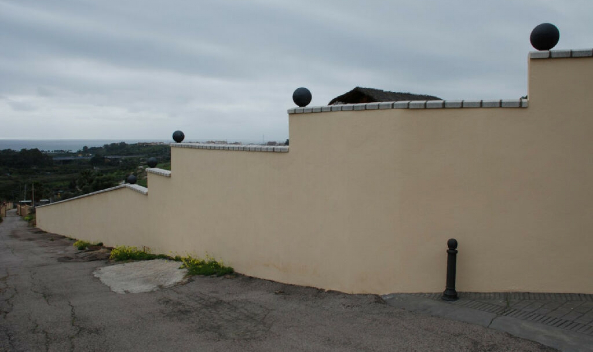 Resale - House -
Estepona