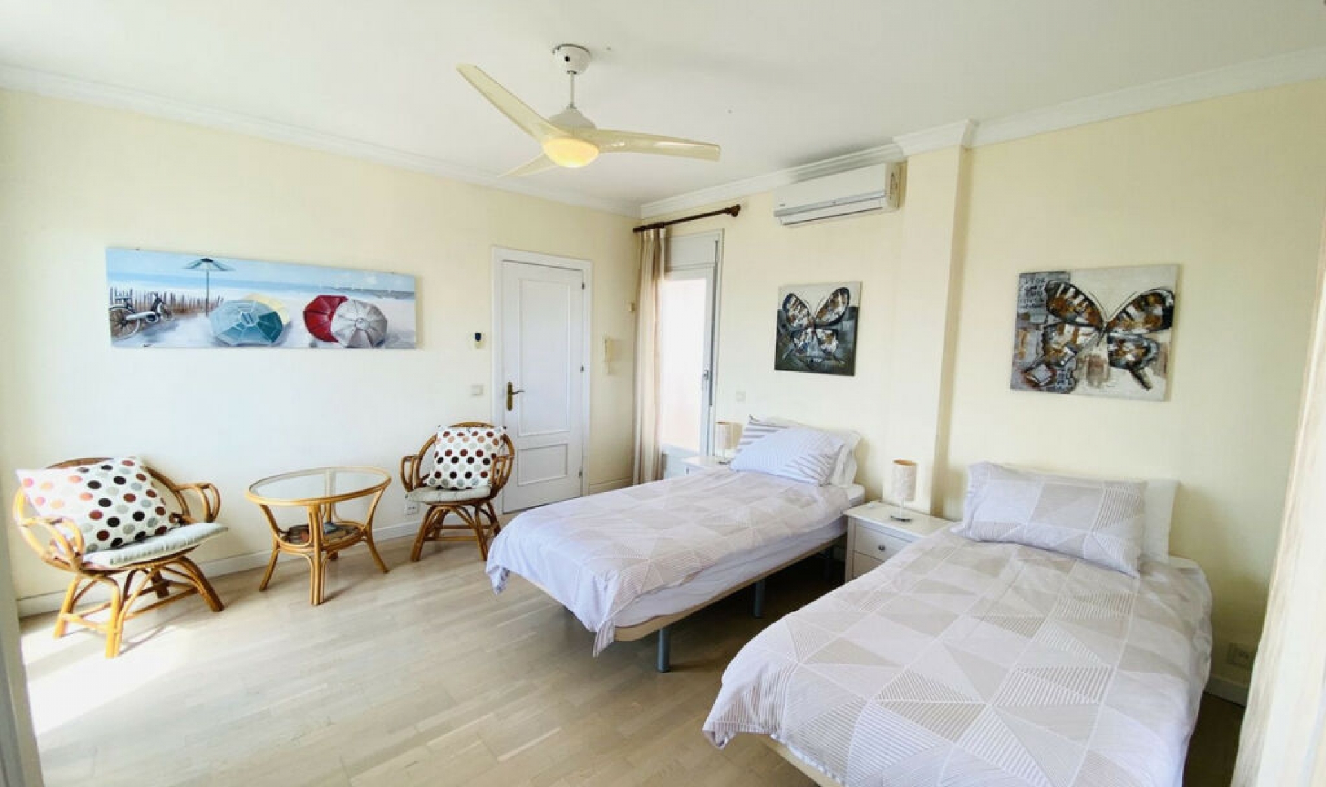 Resale - House -
Estepona
