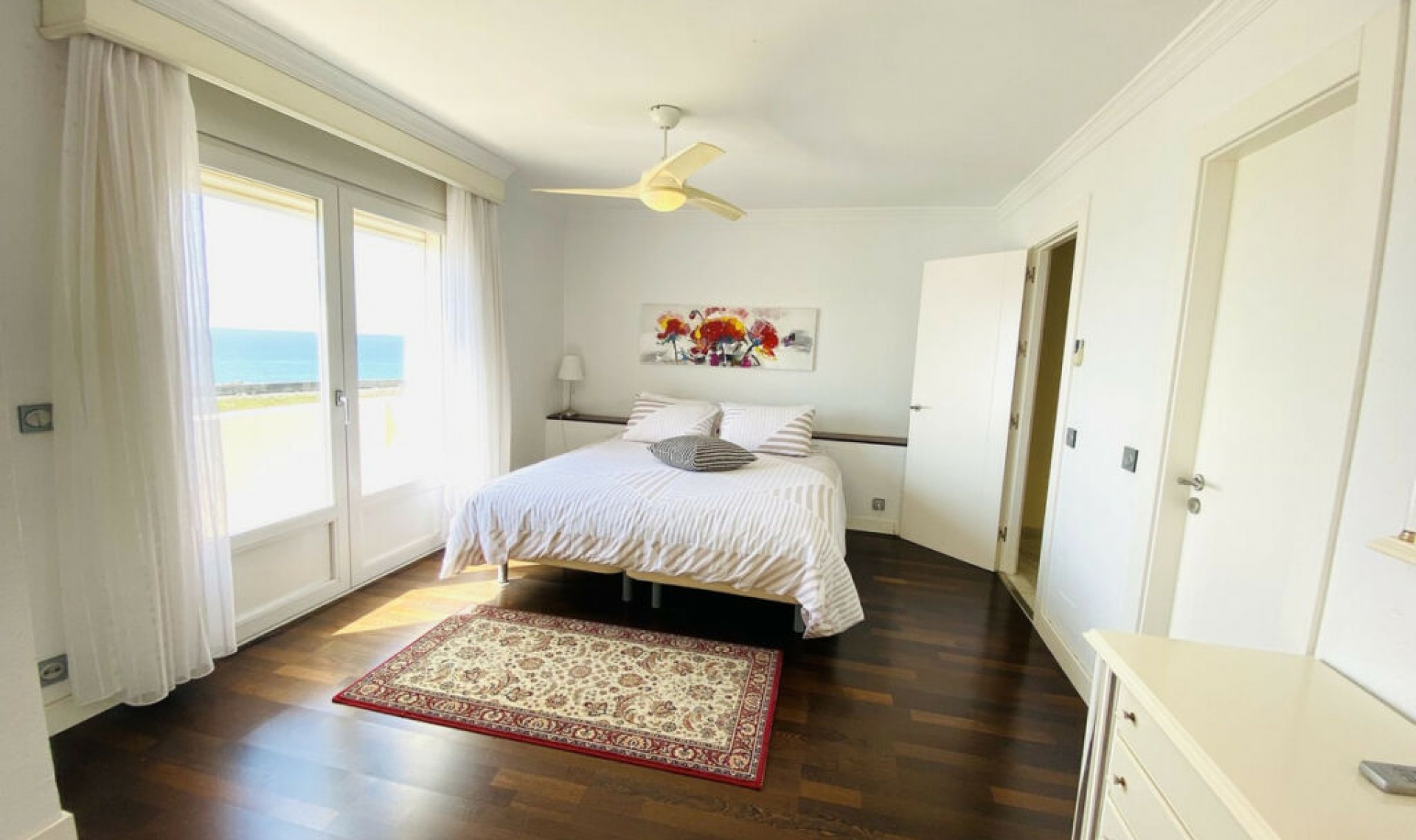 Resale - House -
Estepona