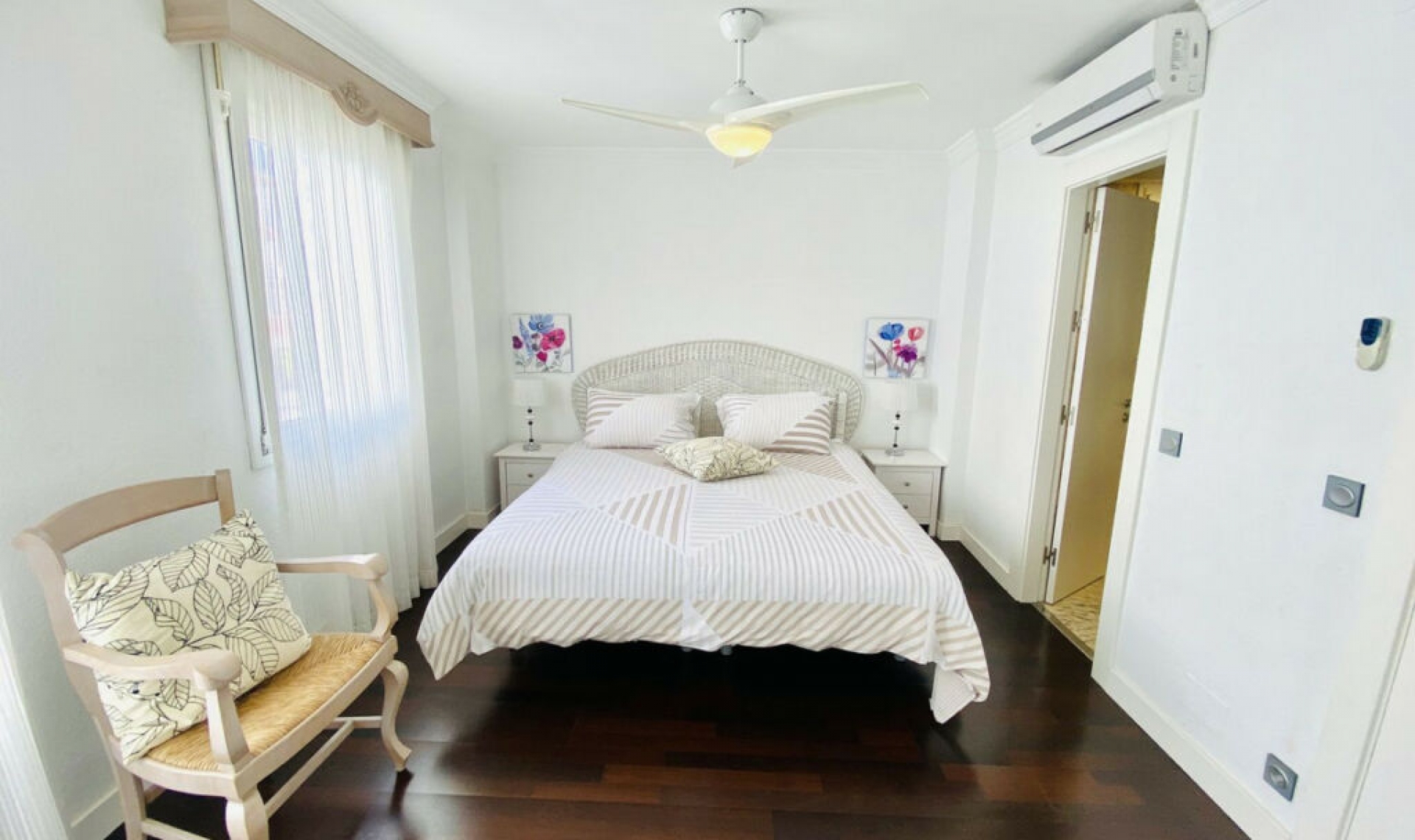 Resale - House -
Estepona