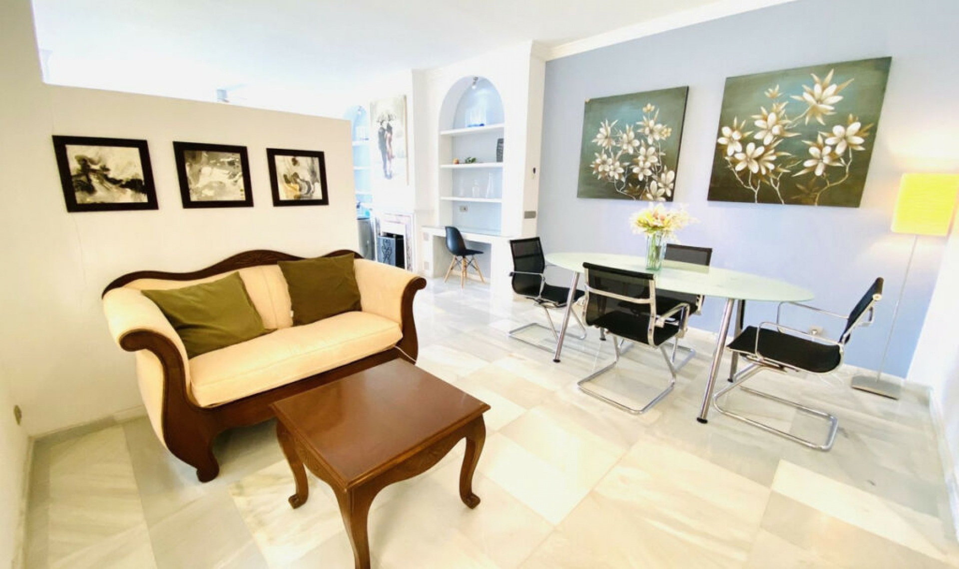 Resale - House -
Estepona