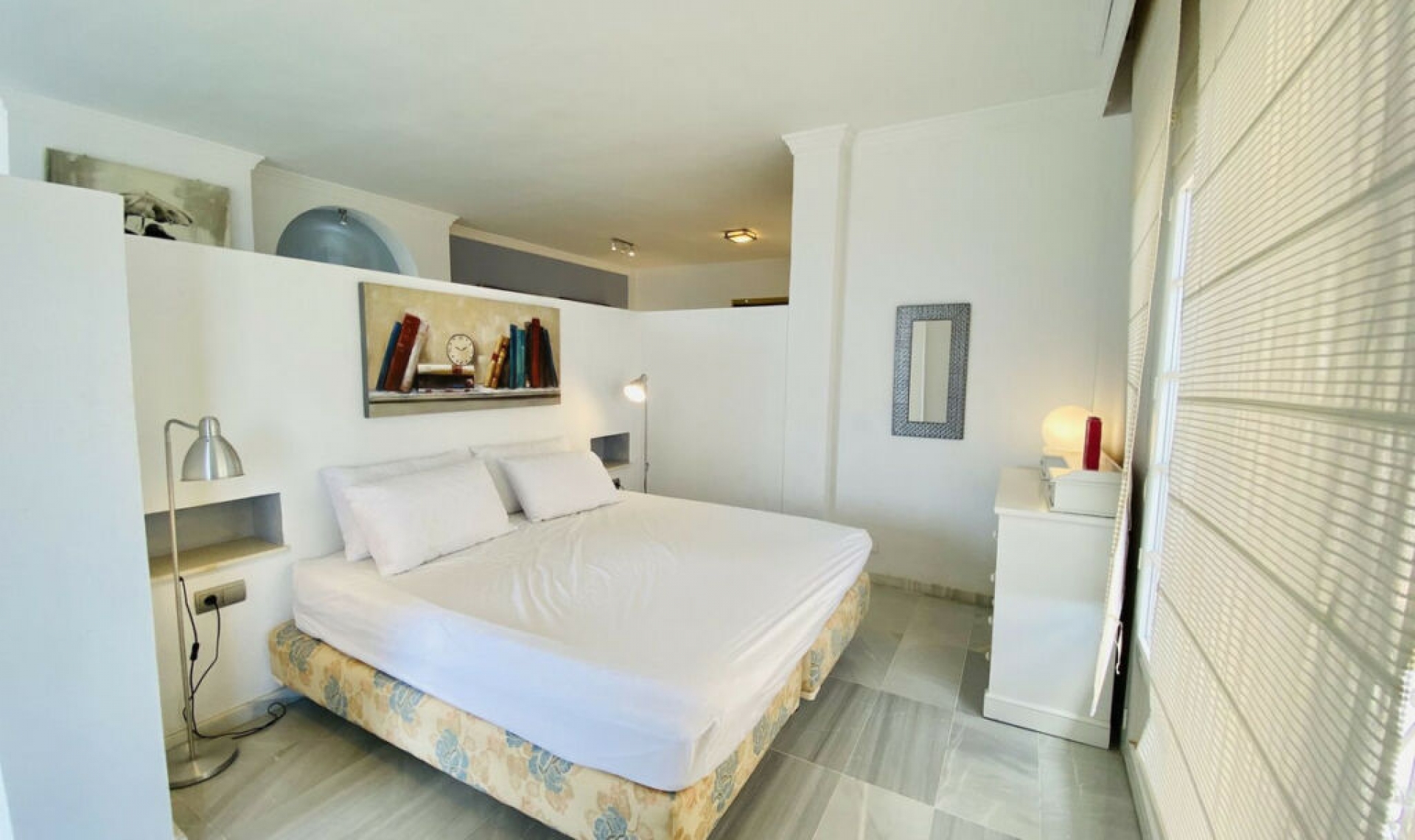 Resale - House -
Estepona