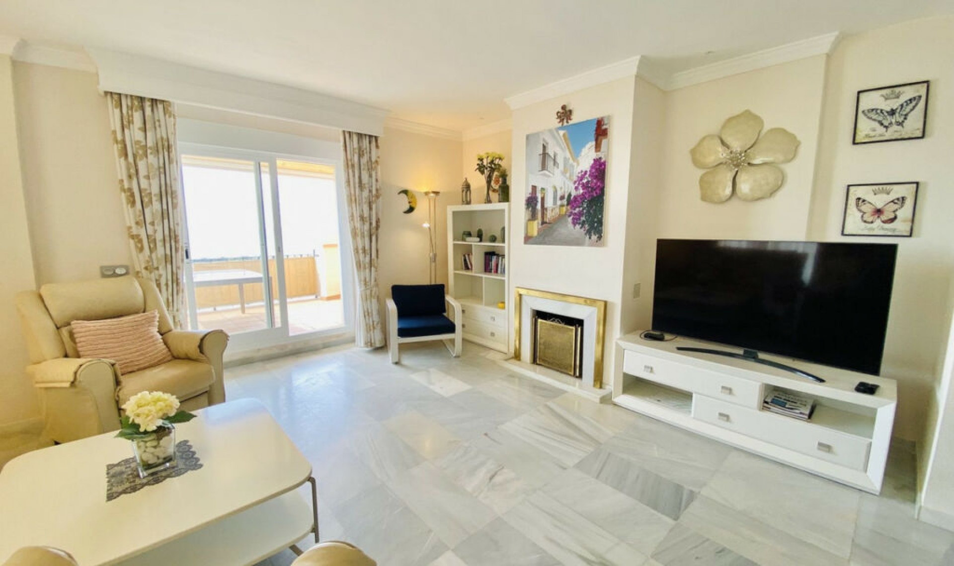 Resale - House -
Estepona