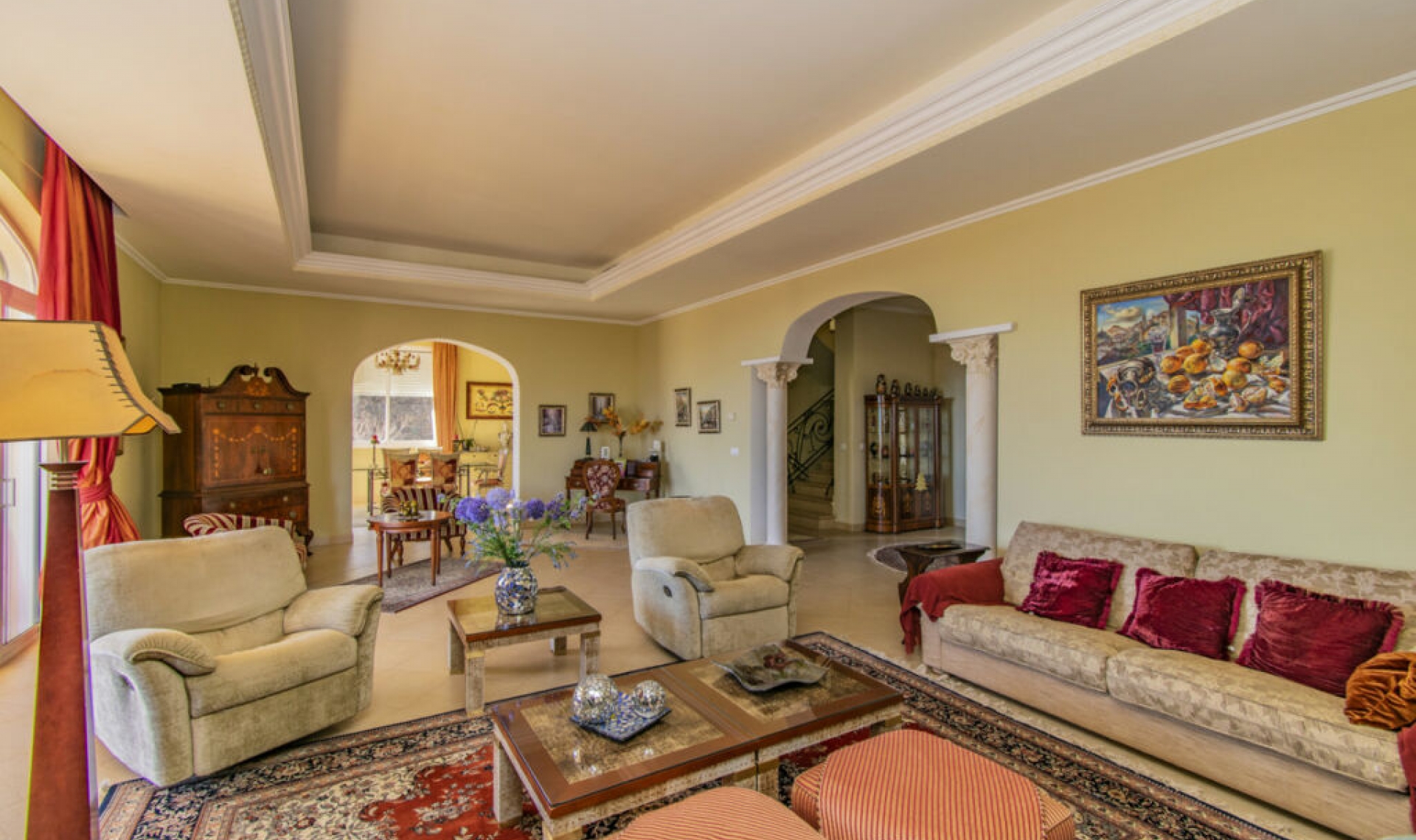 Resale - House -
Estepona