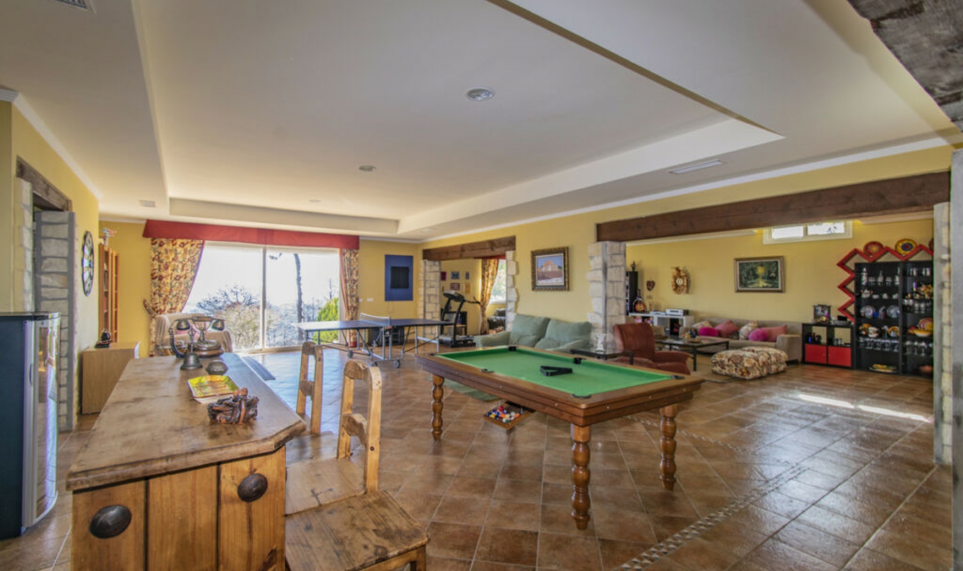 Resale - House -
Estepona