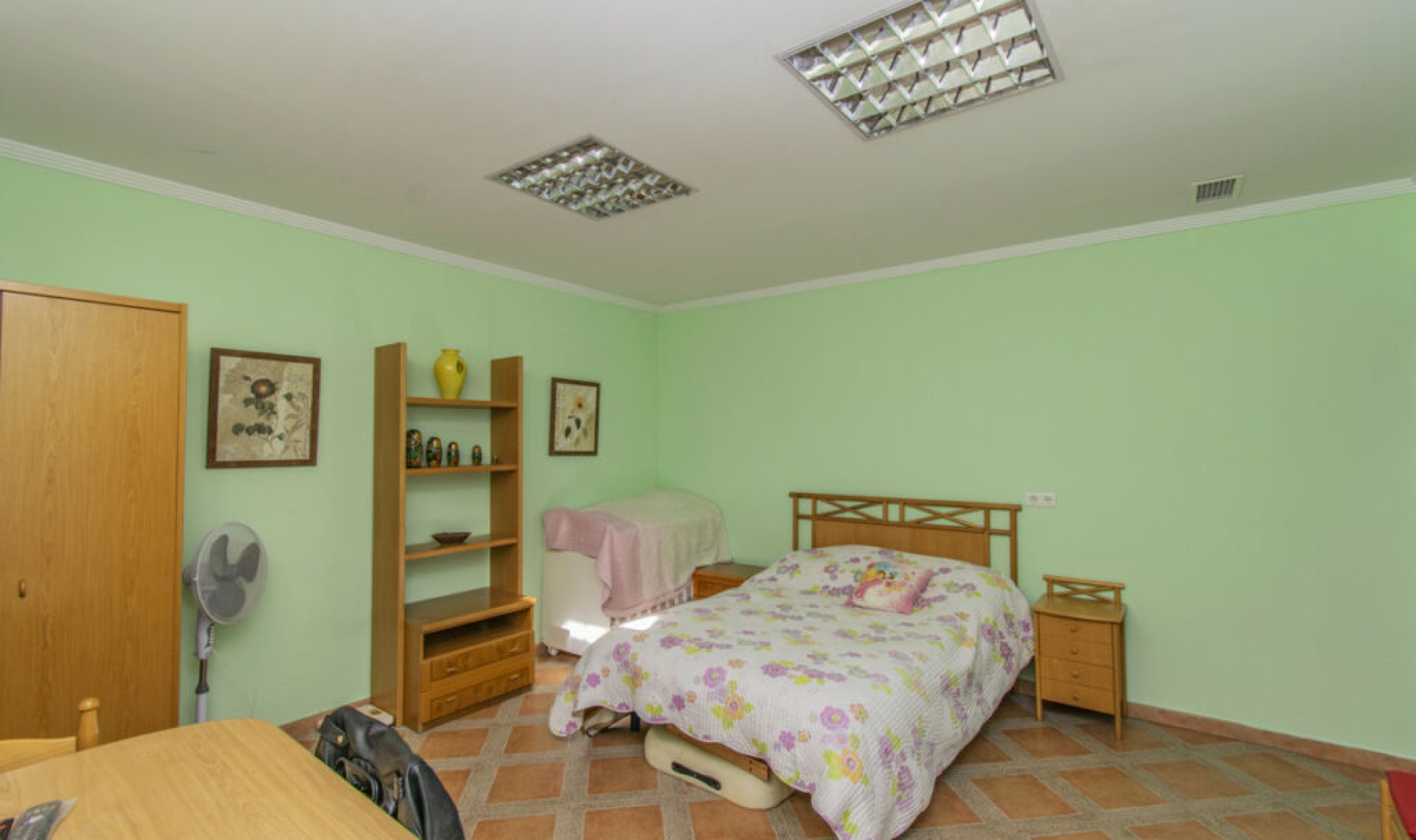 Resale - House -
Estepona