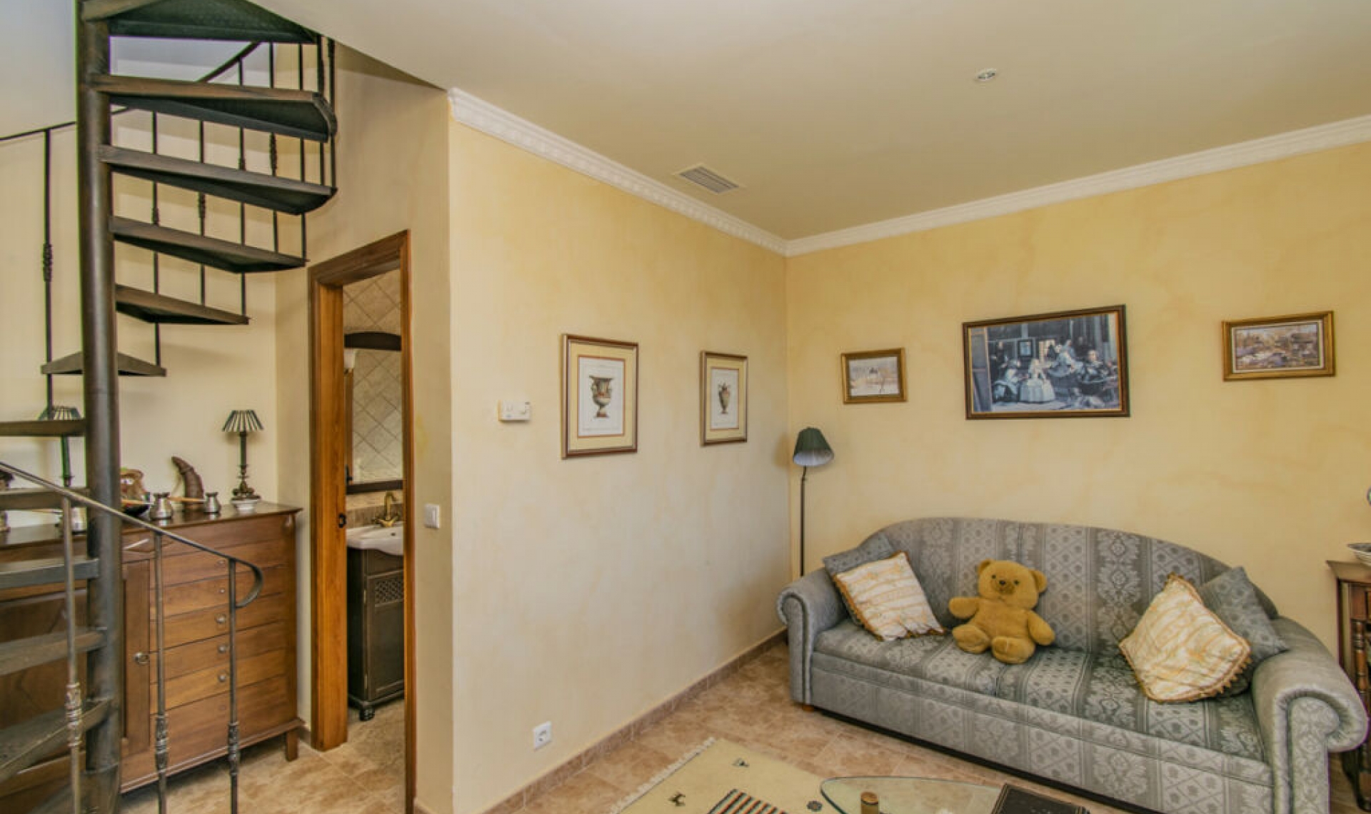 Resale - House -
Estepona