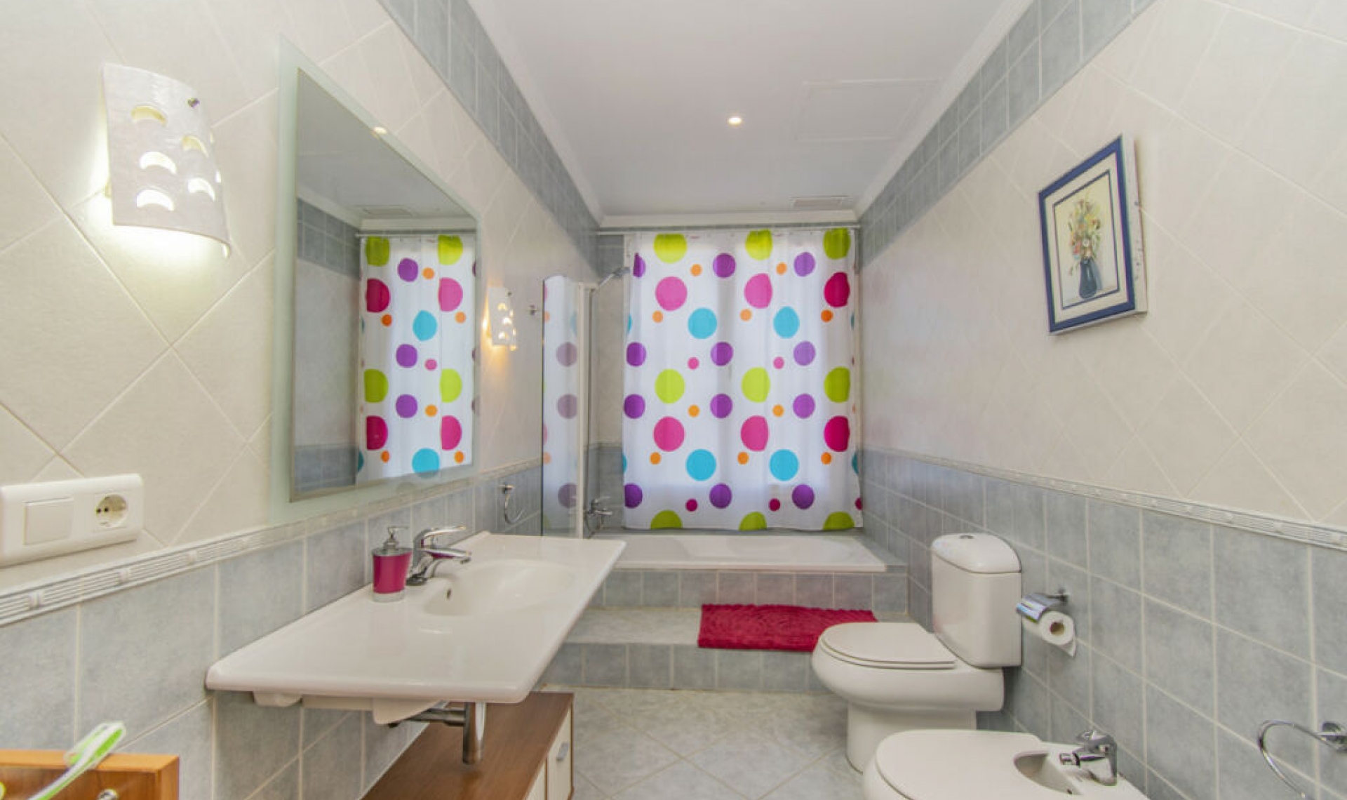 Resale - House -
Estepona