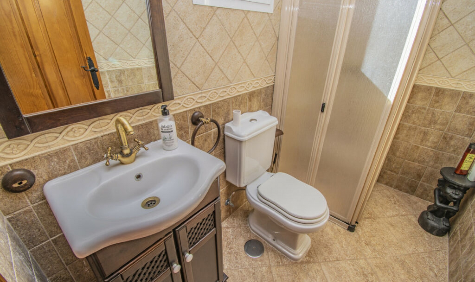 Resale - House -
Estepona