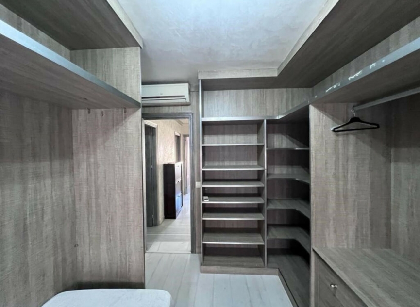 Resale - House -
Estepona