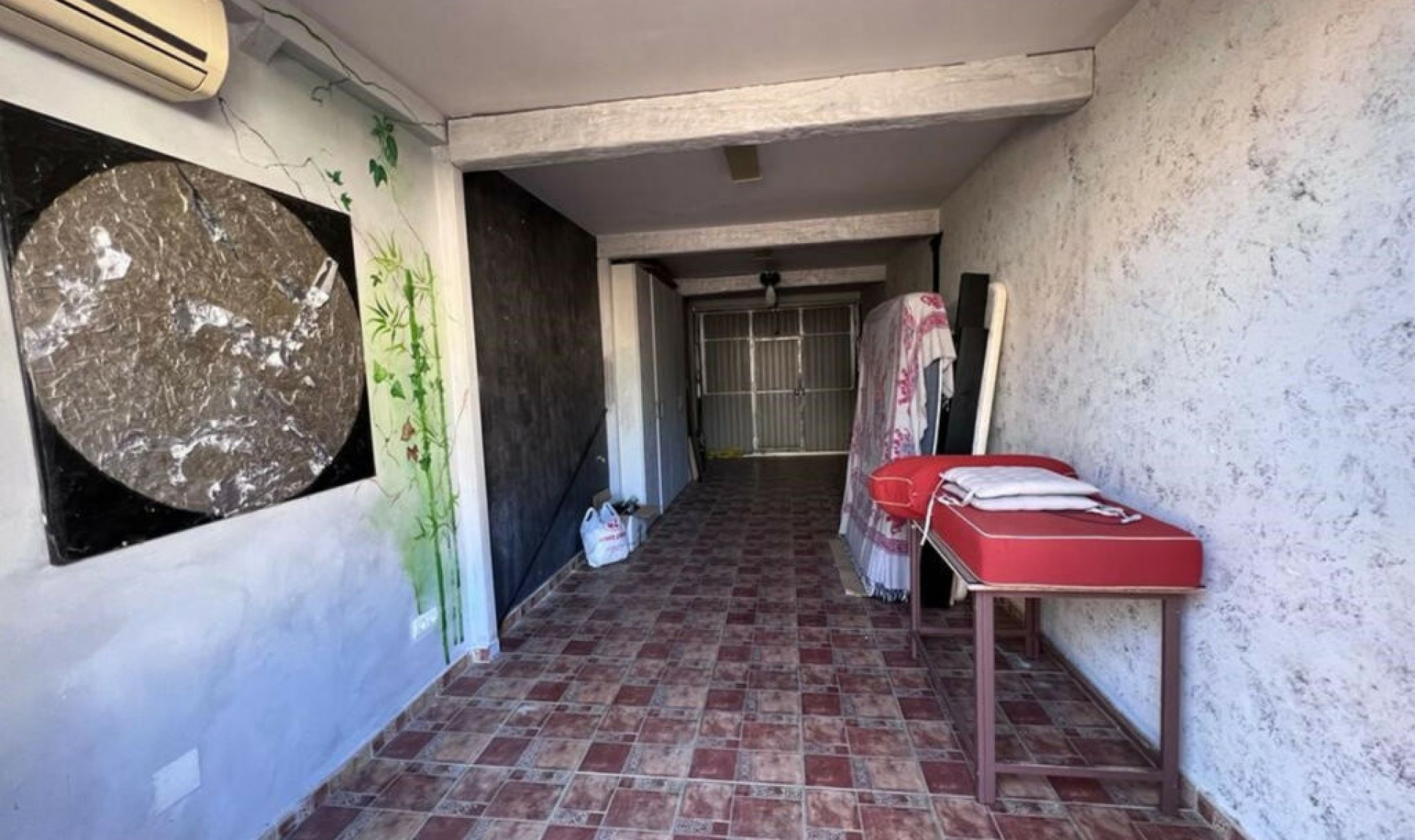 Resale - House -
Estepona