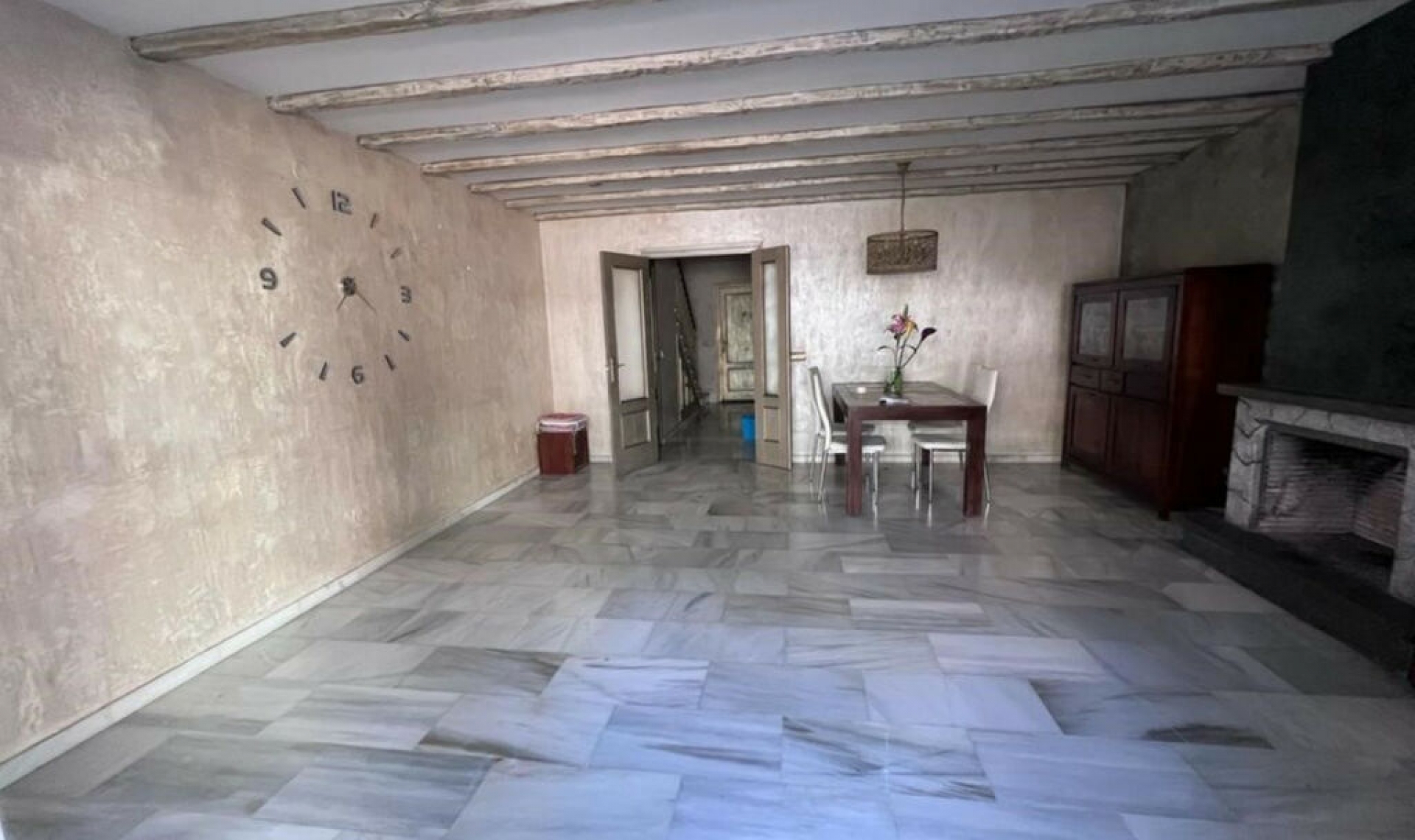 Resale - House -
Estepona