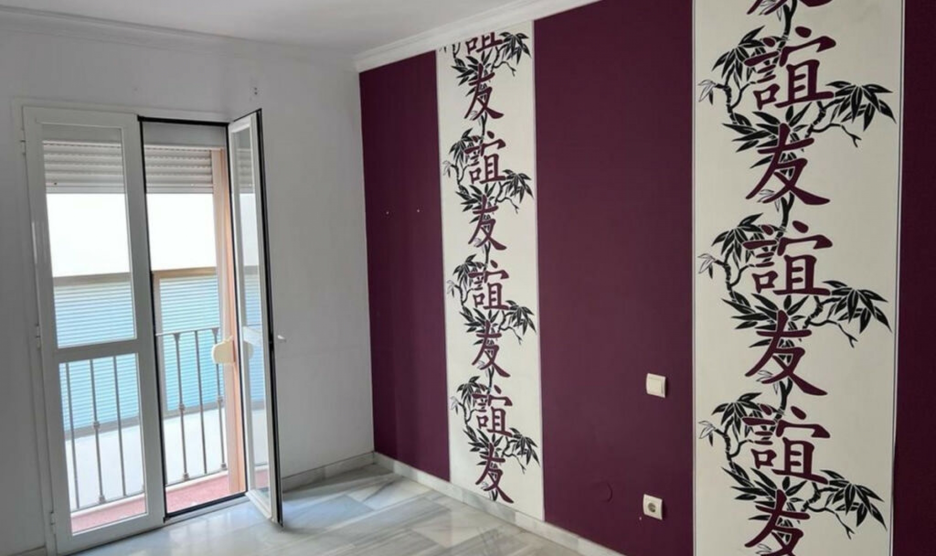 Resale - House -
Estepona