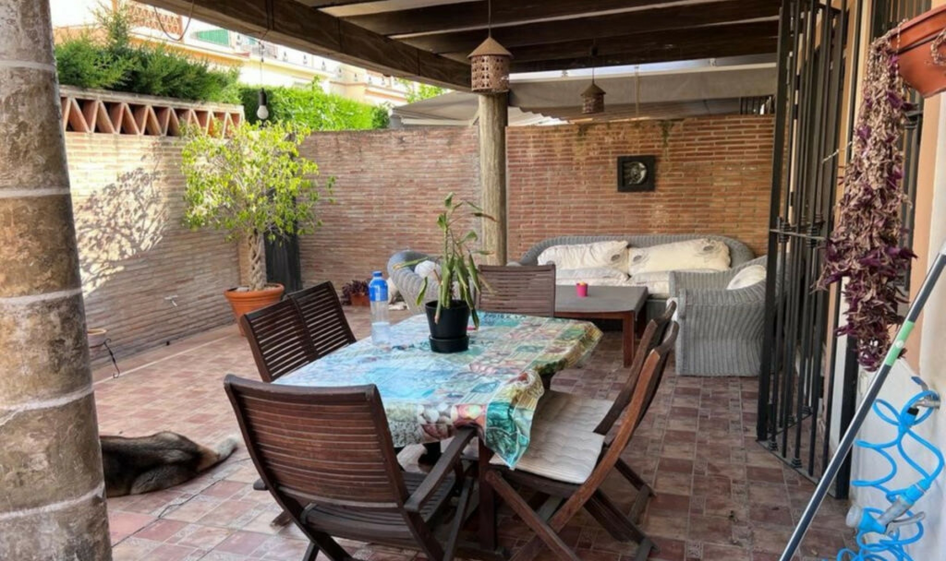 Resale - House -
Estepona