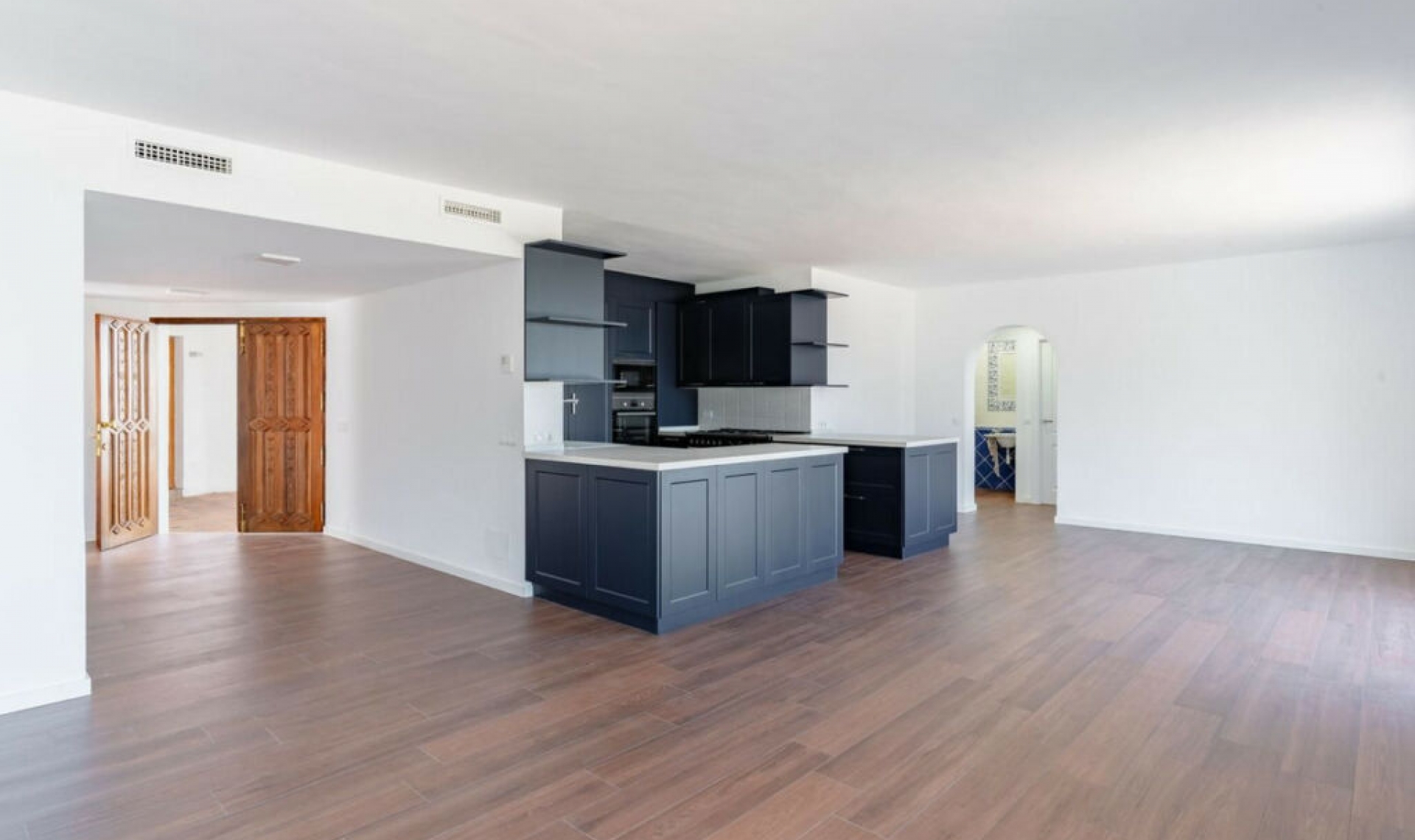 Resale - House -
Estepona