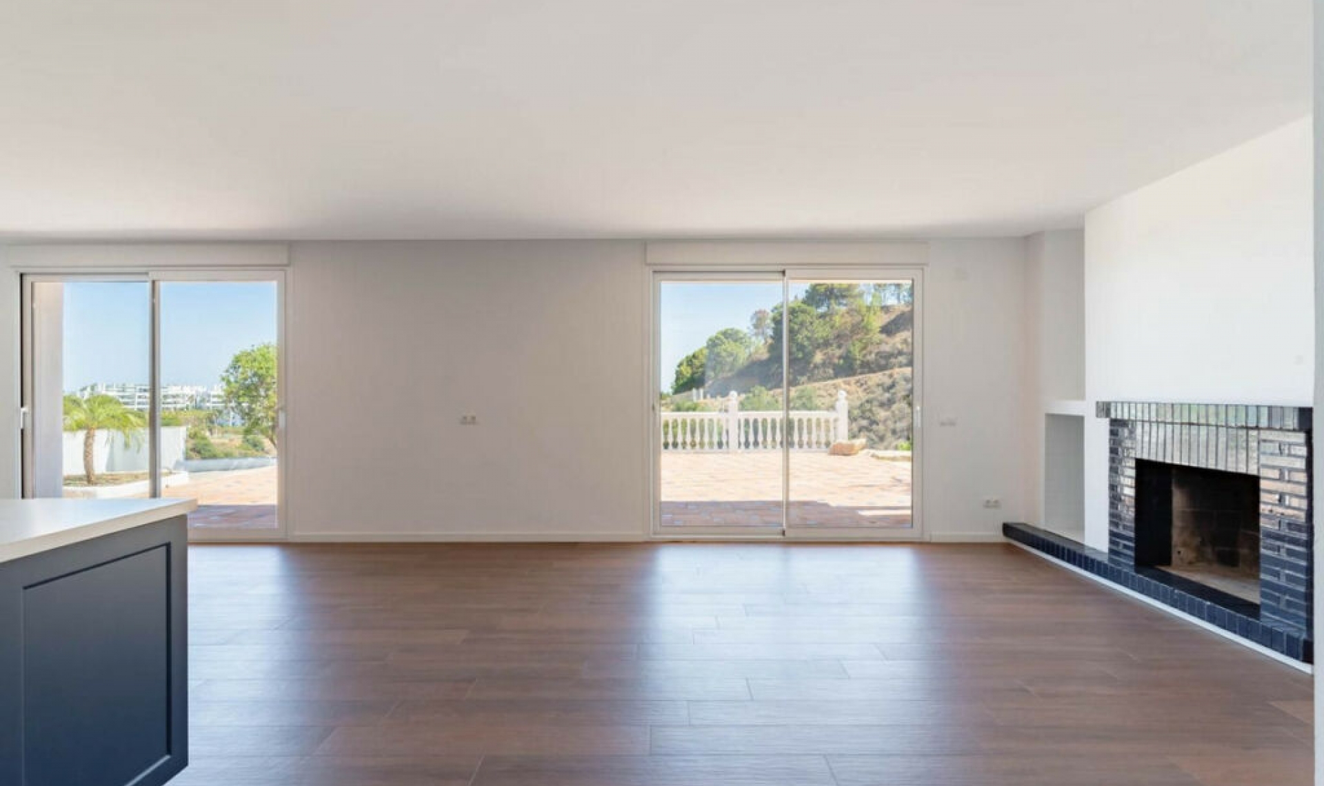 Resale - House -
Estepona