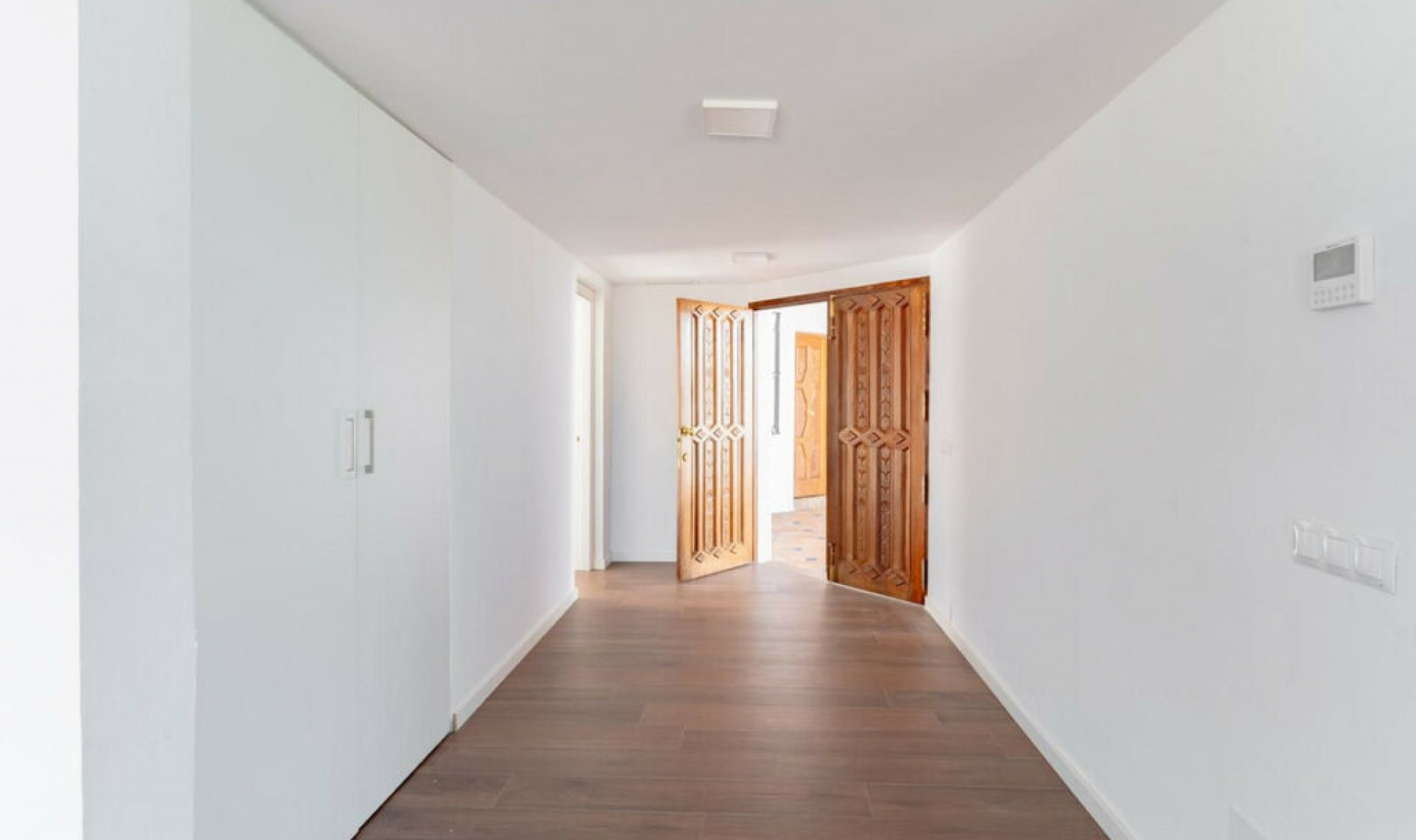 Resale - House -
Estepona