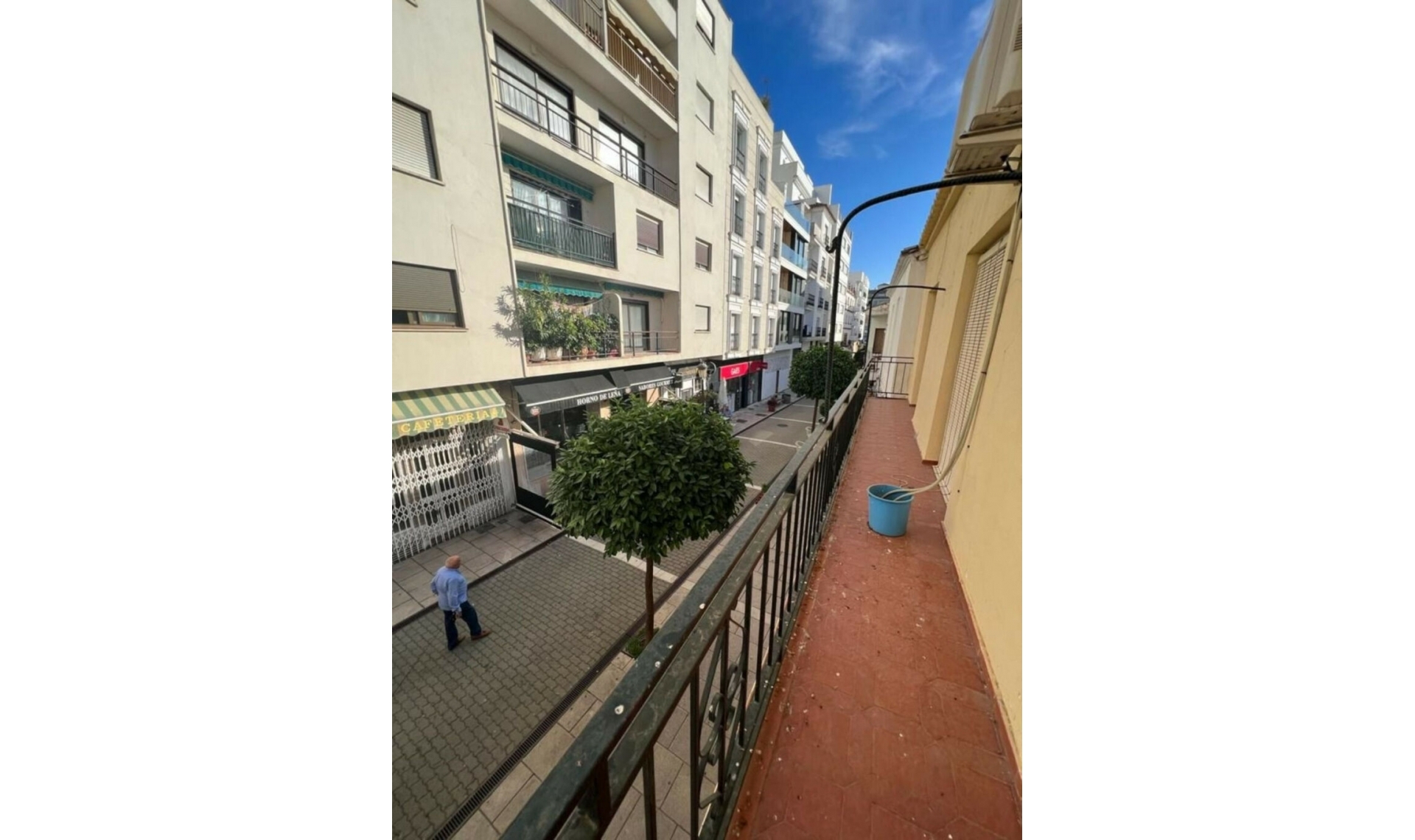 Resale - House -
Estepona