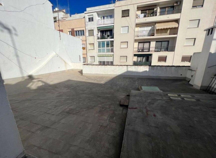 Resale - House -
Estepona