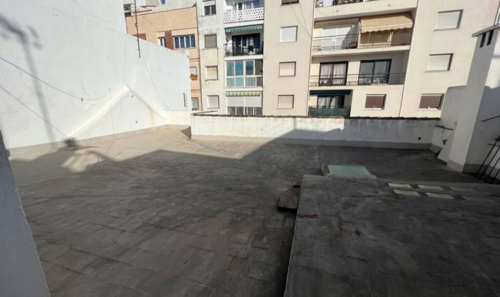 Resale - House -
Estepona