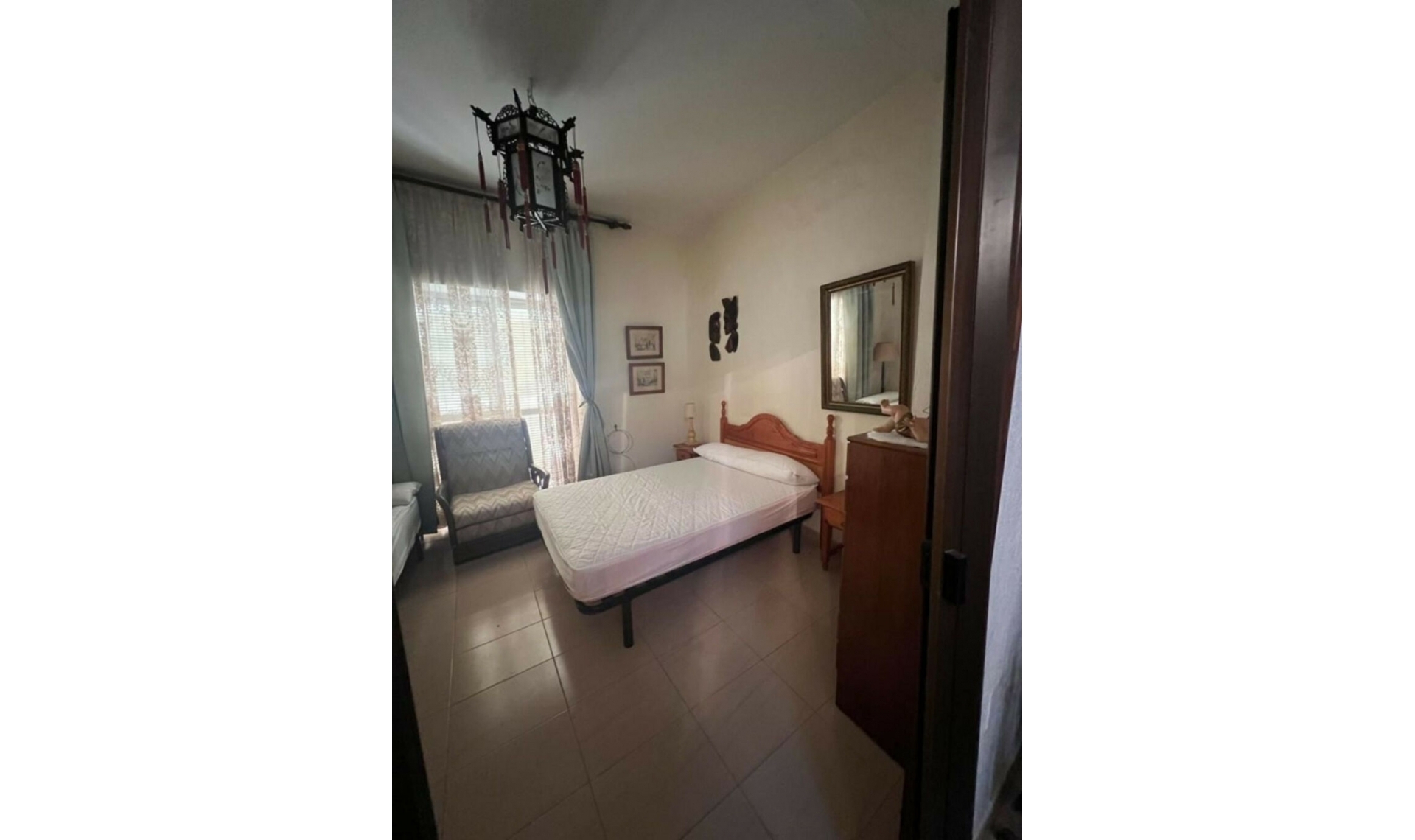 Resale - House -
Estepona