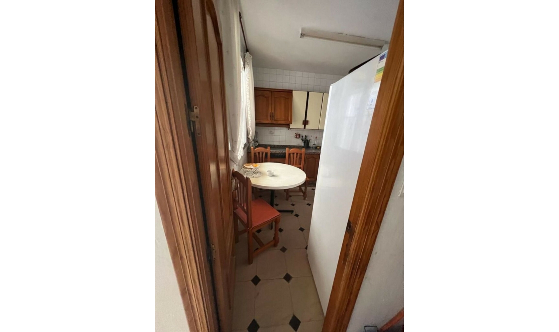 Resale - House -
Estepona