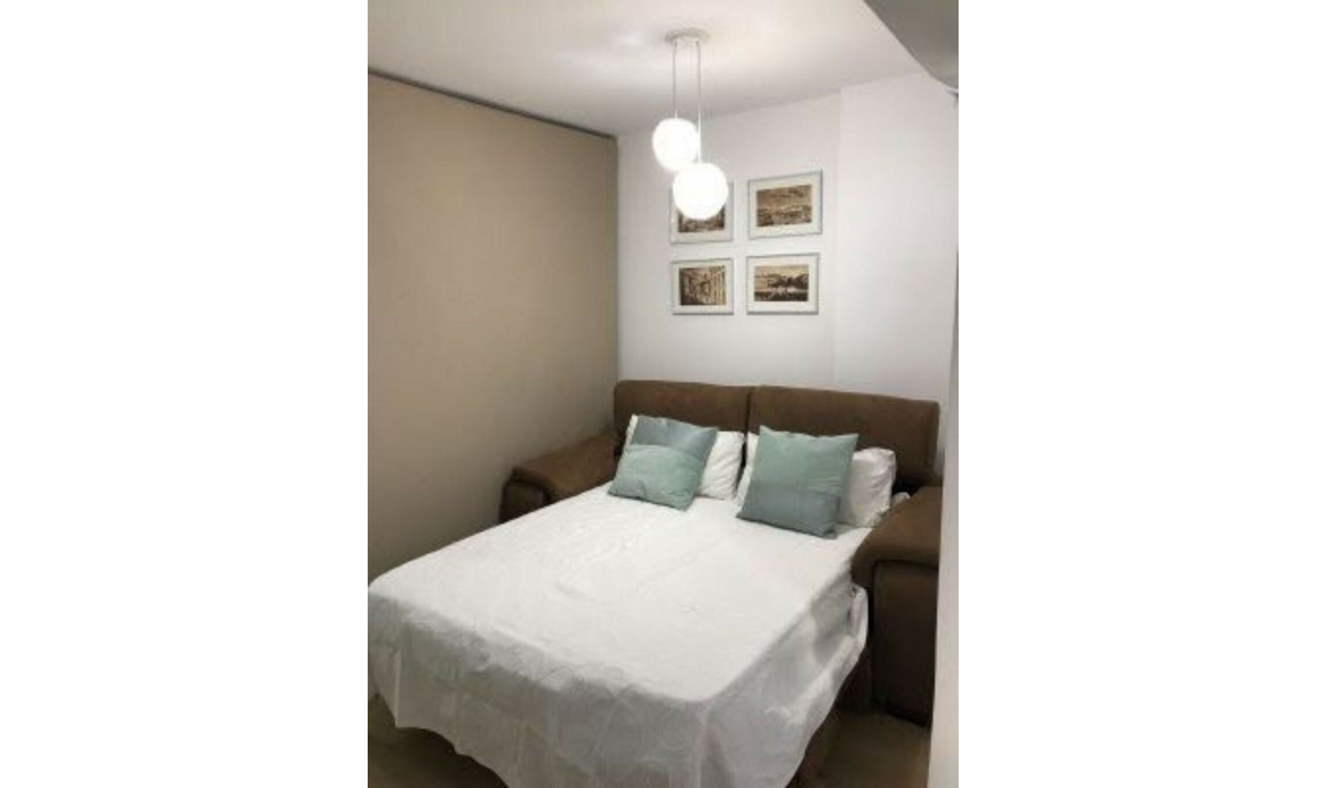 Resale - House -
Estepona