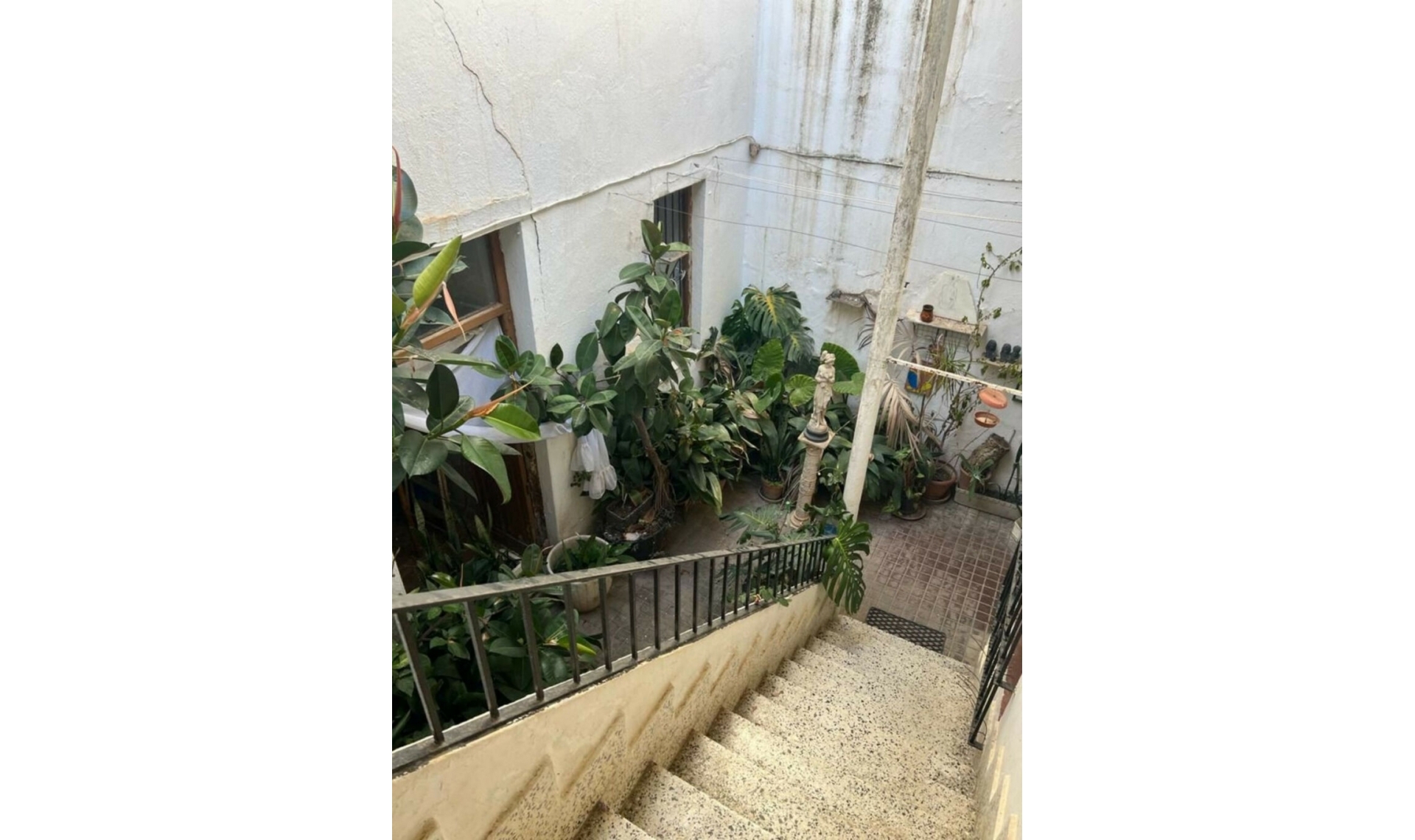 Resale - House -
Estepona