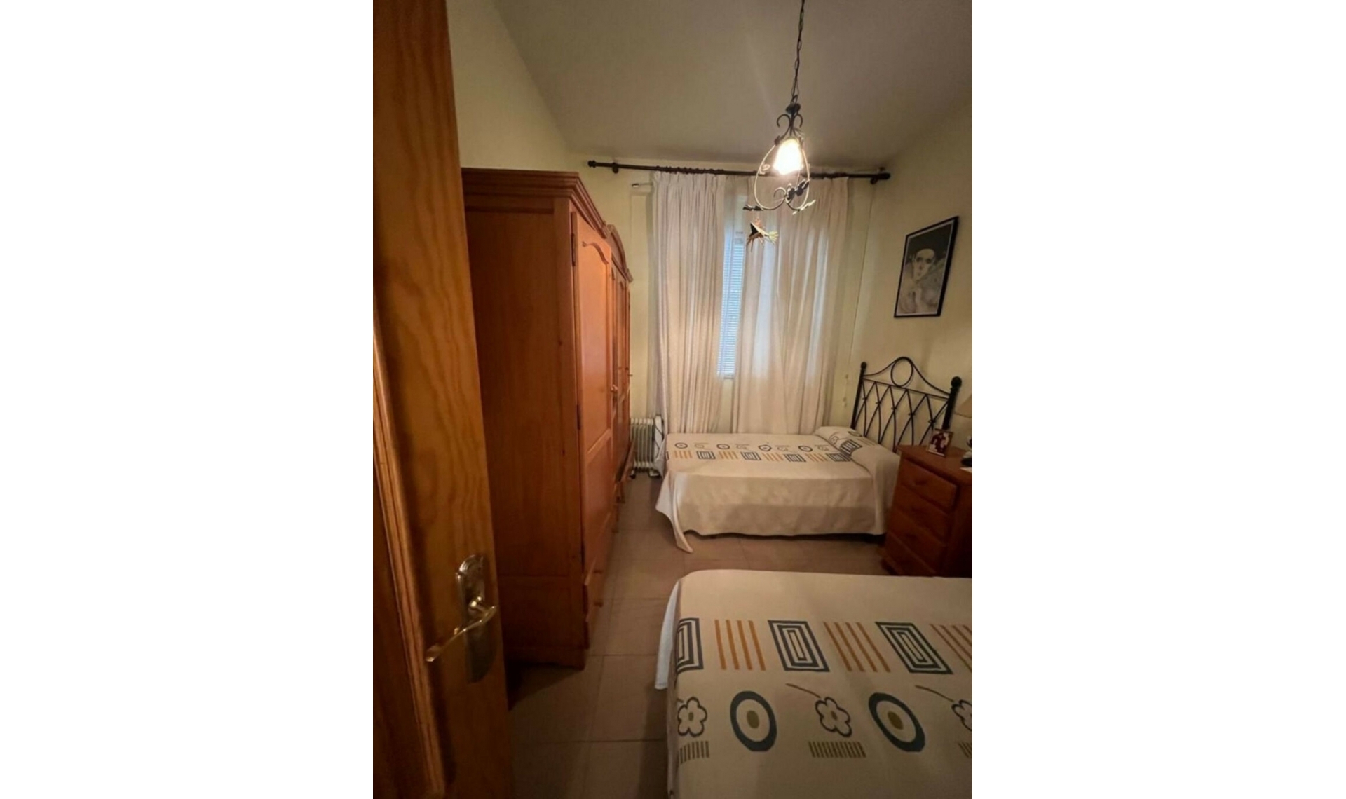 Resale - House -
Estepona