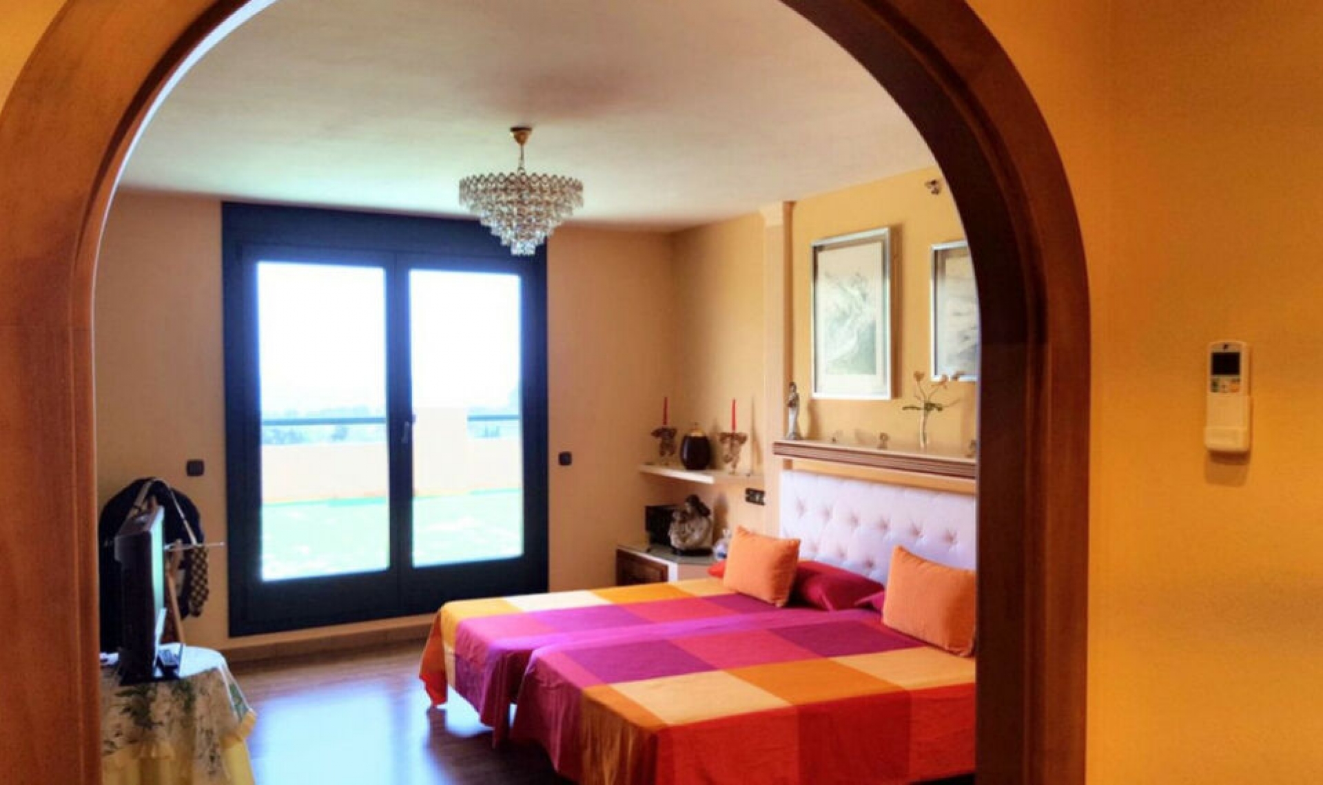 Resale - House -
Estepona