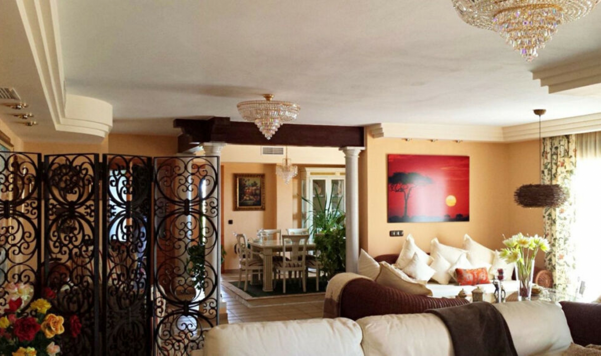 Resale - House -
Estepona