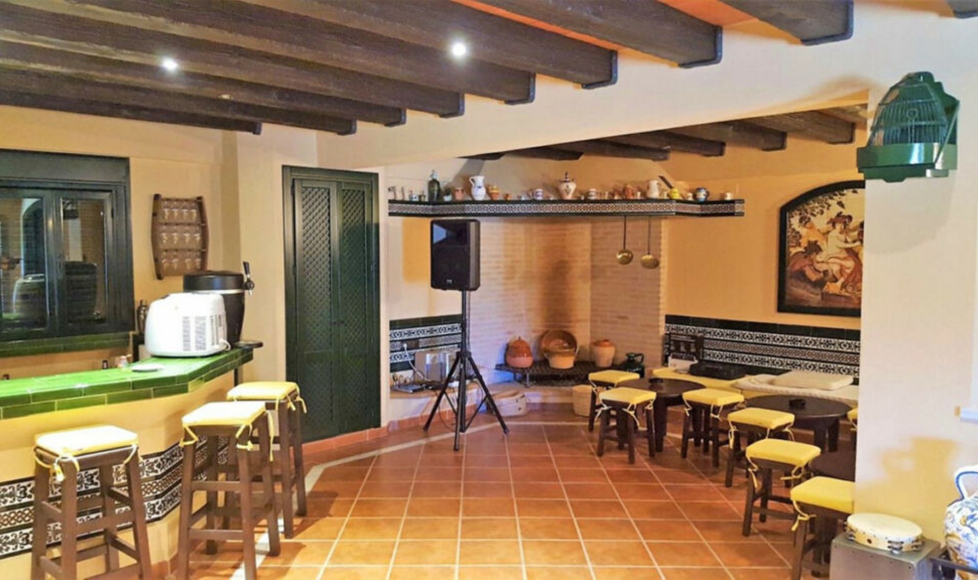 Resale - House -
Estepona