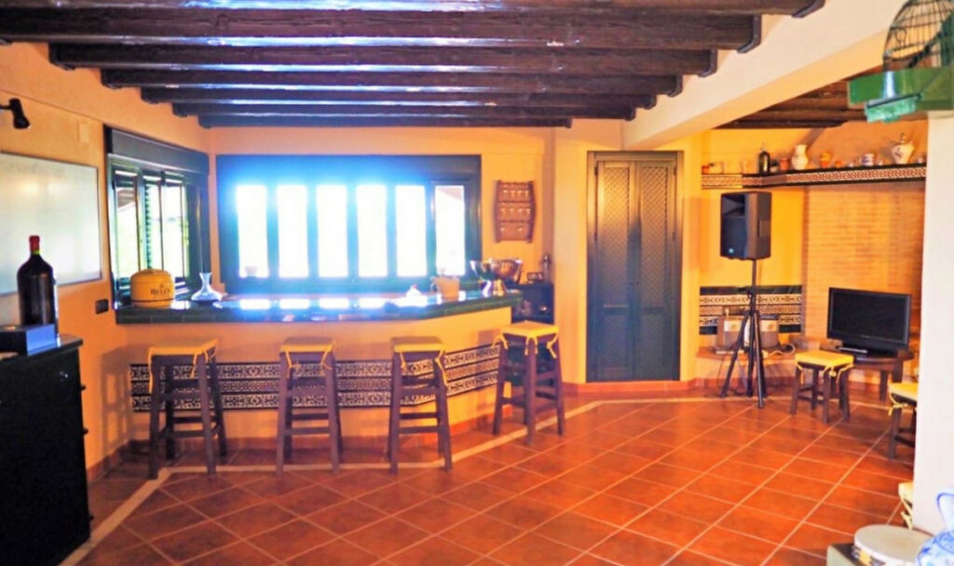 Resale - House -
Estepona