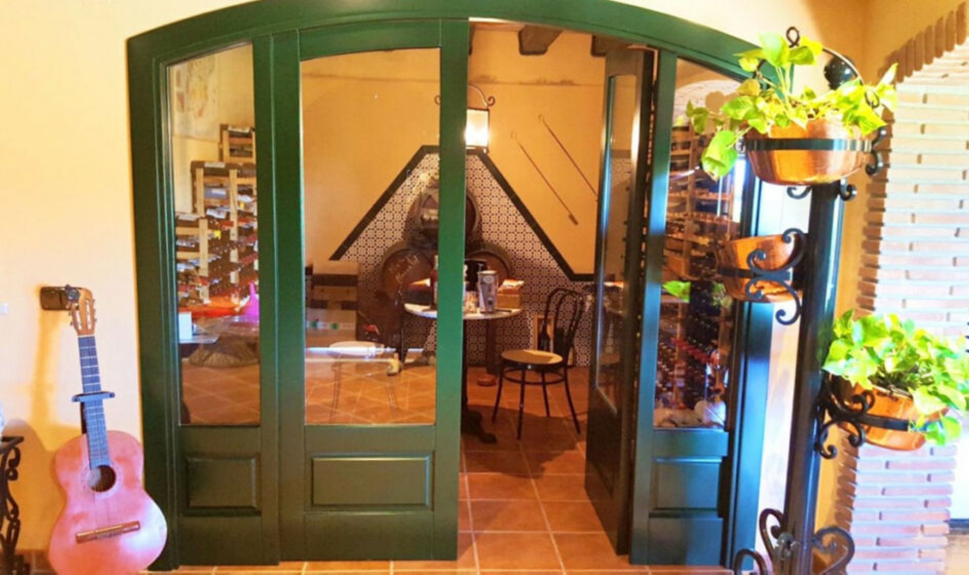 Resale - House -
Estepona