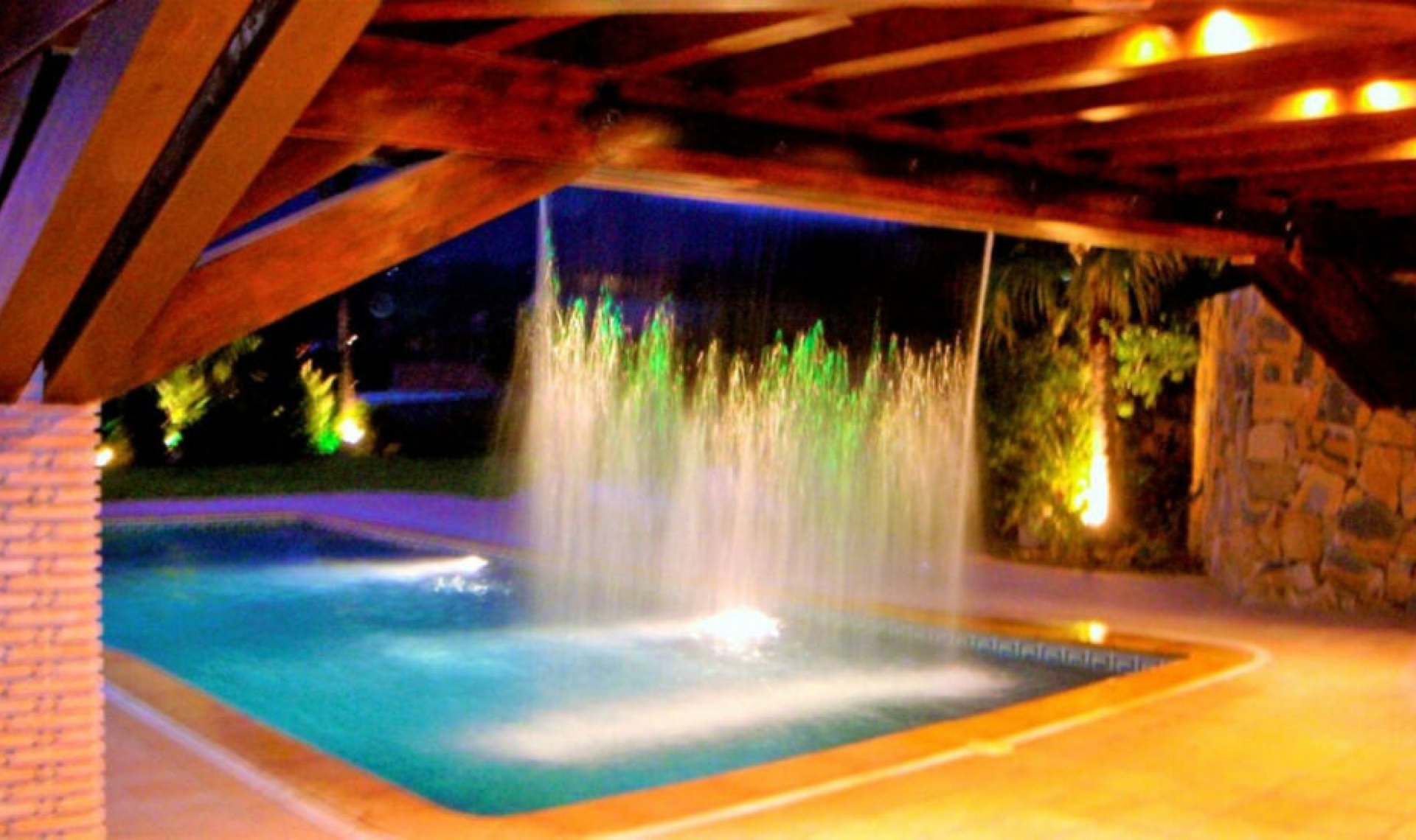 Resale - House -
Estepona