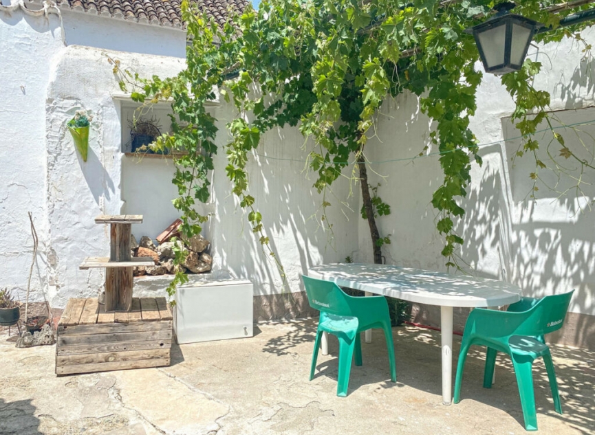 Resale - House -
Estepona