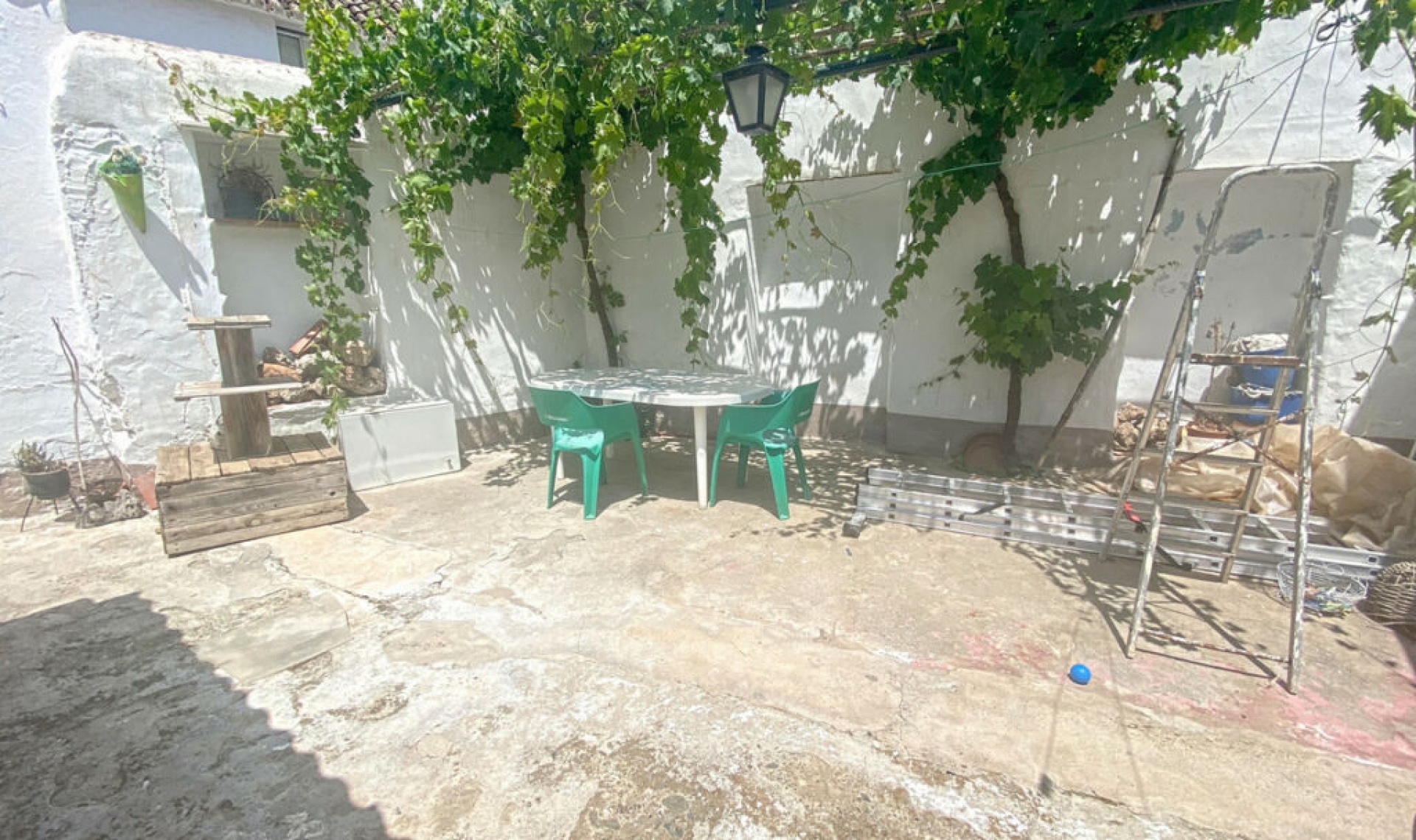 Resale - House -
Estepona