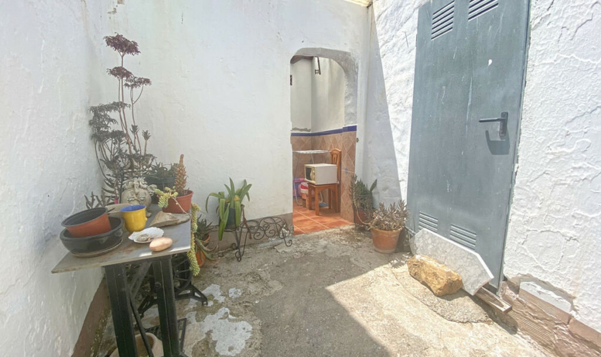 Resale - House -
Estepona